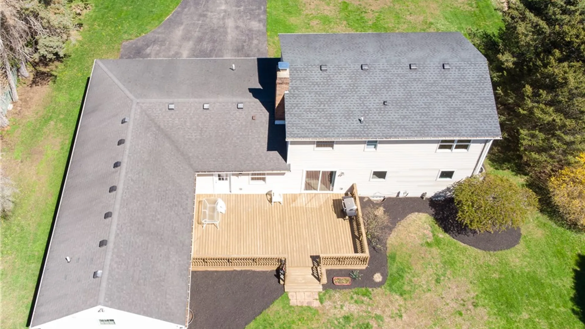 Property at 1123 Lake Park Lane, Webster, NY 14580 4