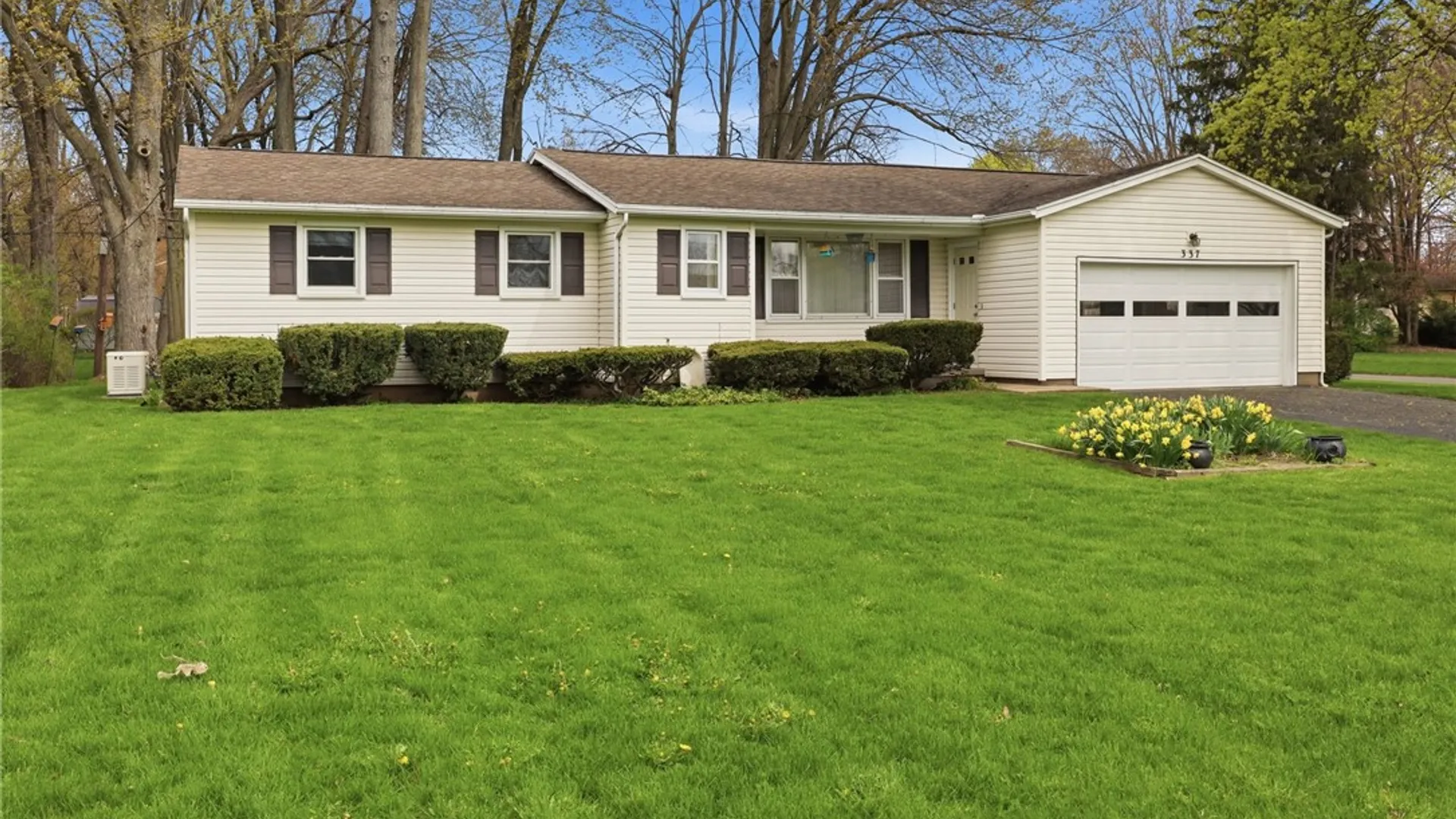 Property at 337 Laurelwood Drive, Greece, NY 14626 2