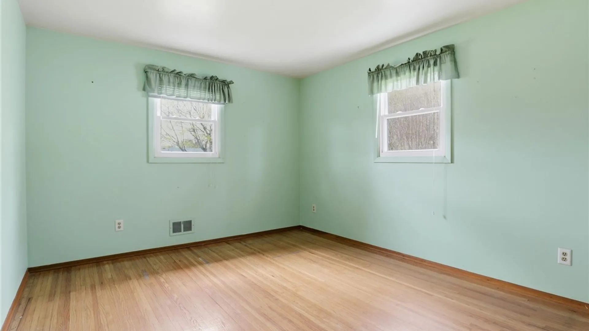 Property at 337 Laurelwood Drive, Greece, NY 14626 21