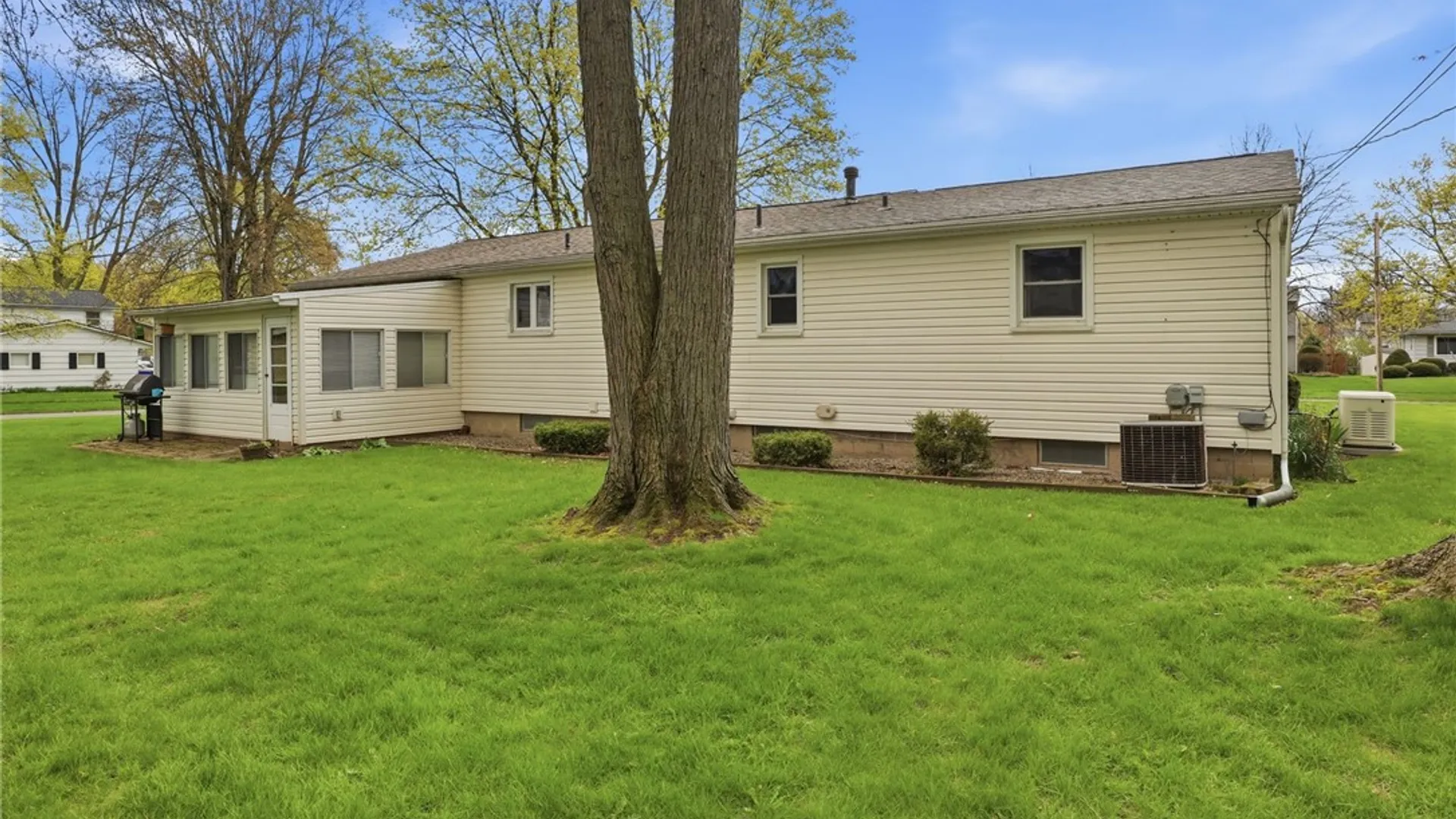 Property at 337 Laurelwood Drive, Greece, NY 14626 33