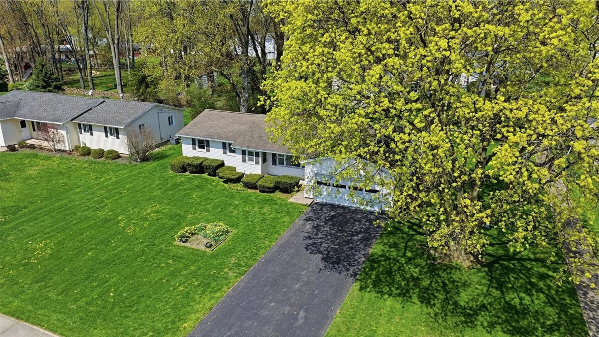 Property at 337 Laurelwood Drive, Greece, NY 14626 36