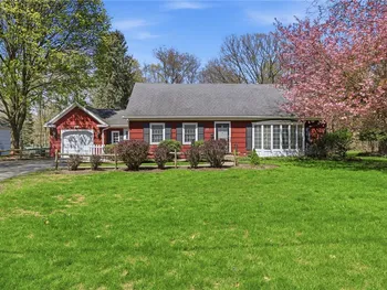 Property at 31 Cobbles Drive, Penfield, NY 14526