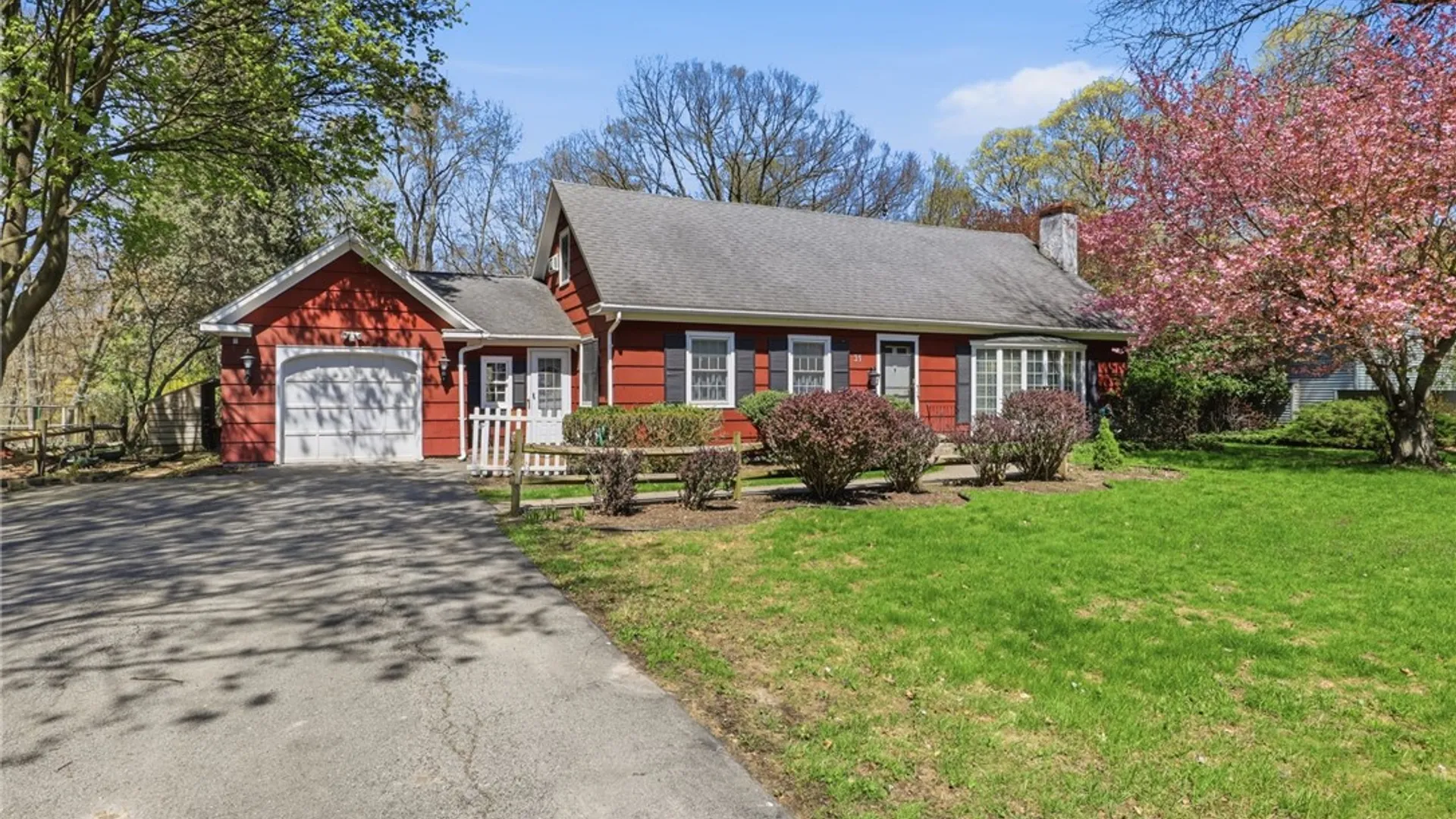 Property at 31 Cobbles Drive, Penfield, NY 14526 3