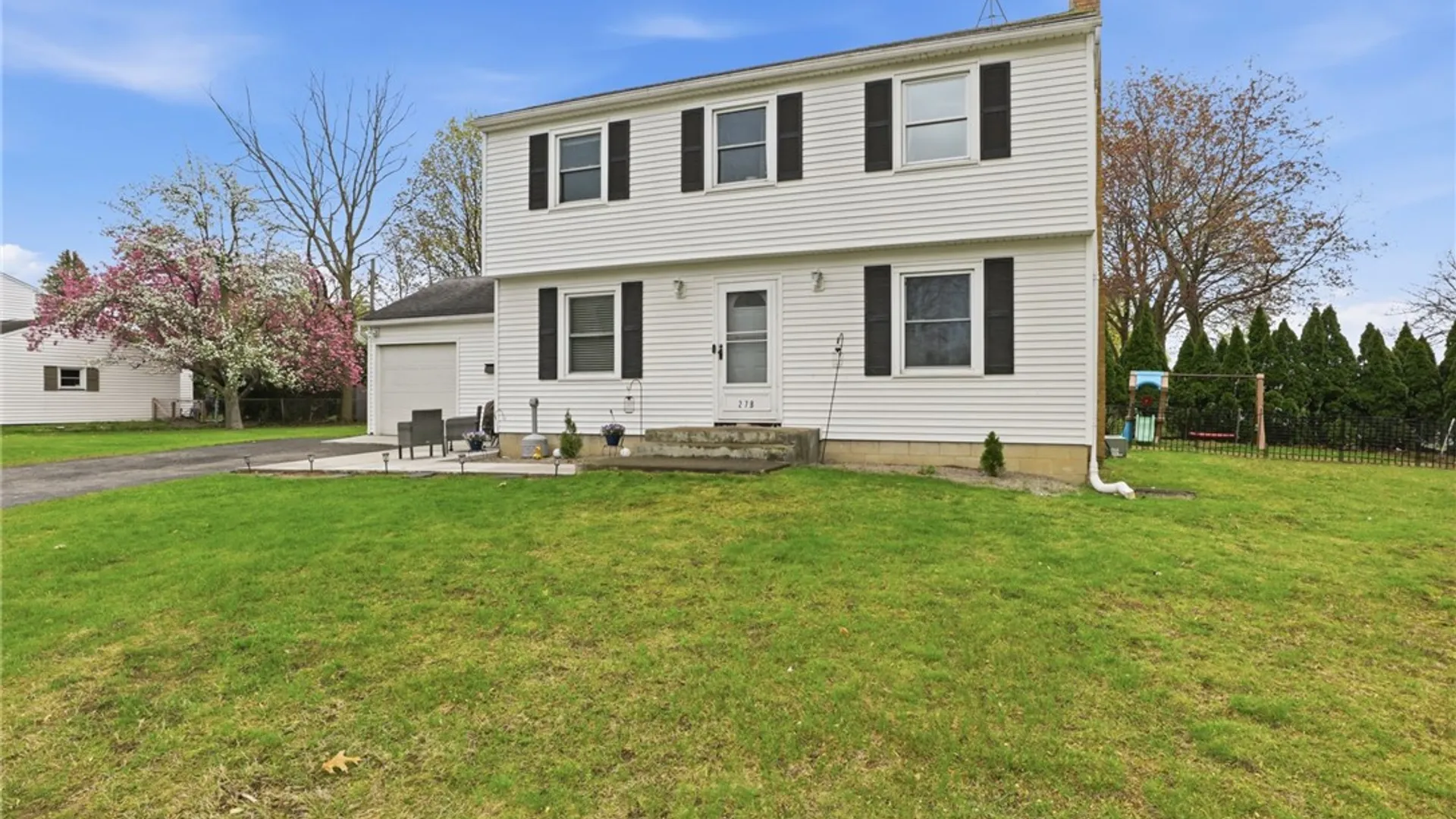 Property at 278 Whipple Lane, Irondequoit, NY 14622 2