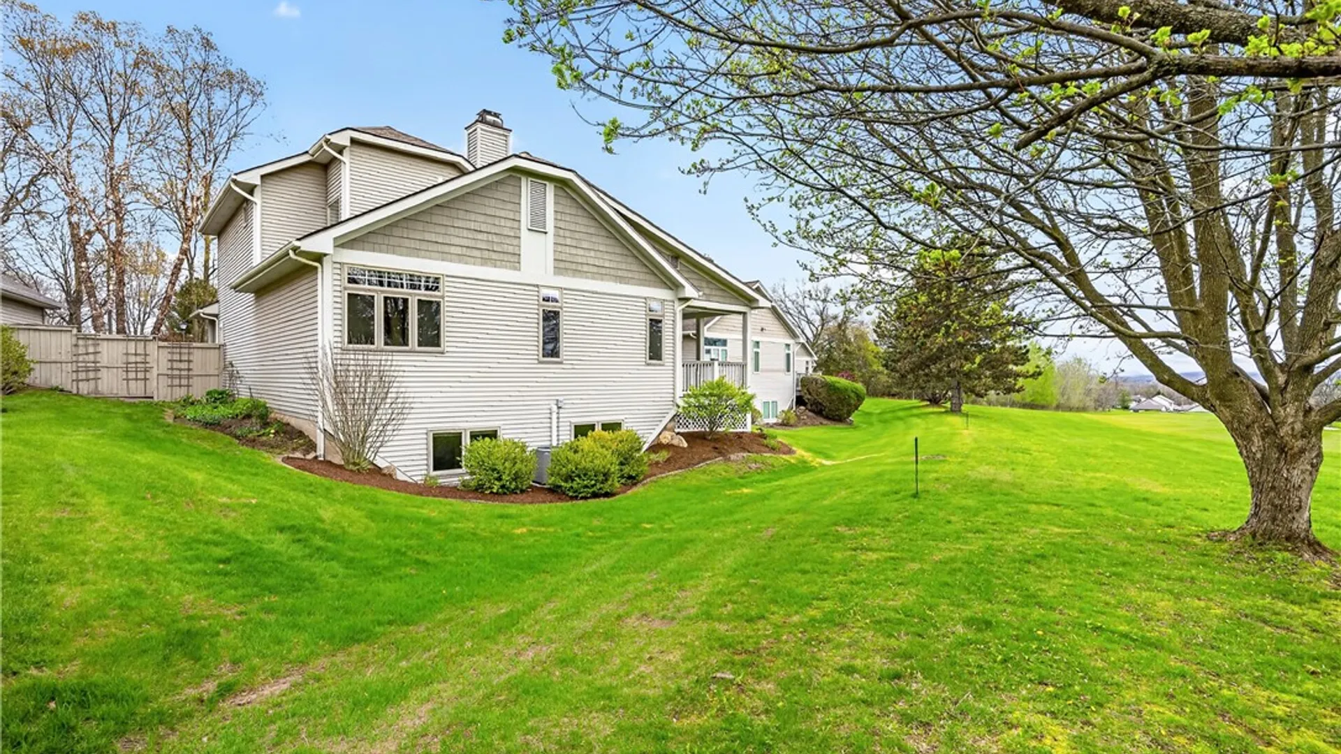 Property at 3 Bristol View Drive, Perinton, NY 14450 35