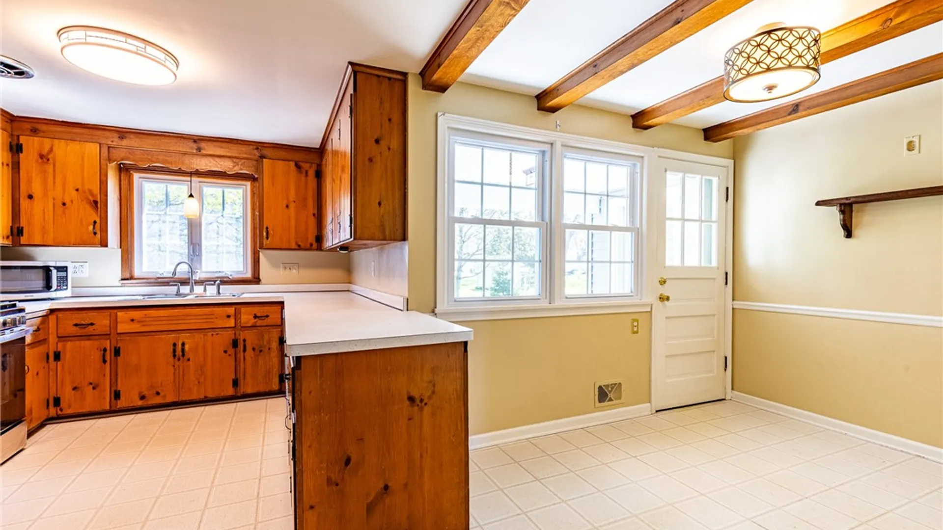 Property at 146 London Road, Webster, NY 14580 12