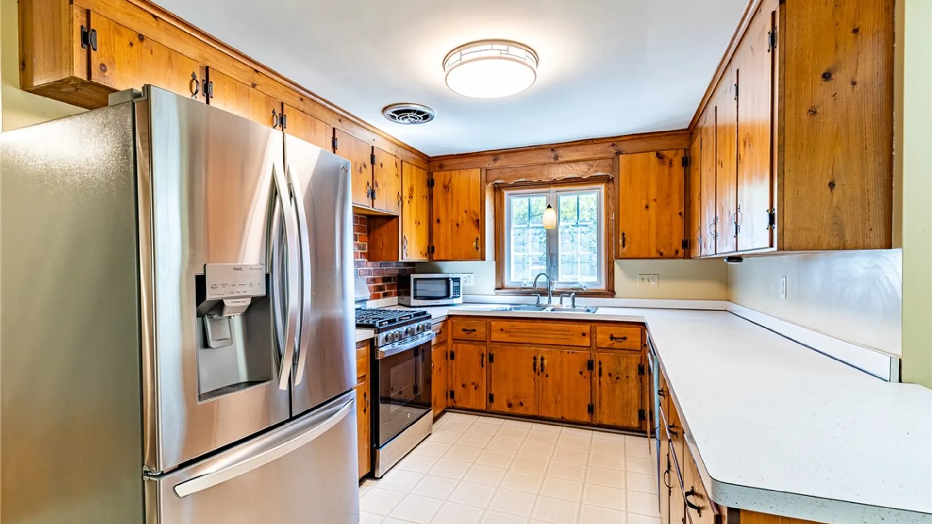 Property at 146 London Road, Webster, NY 14580 15