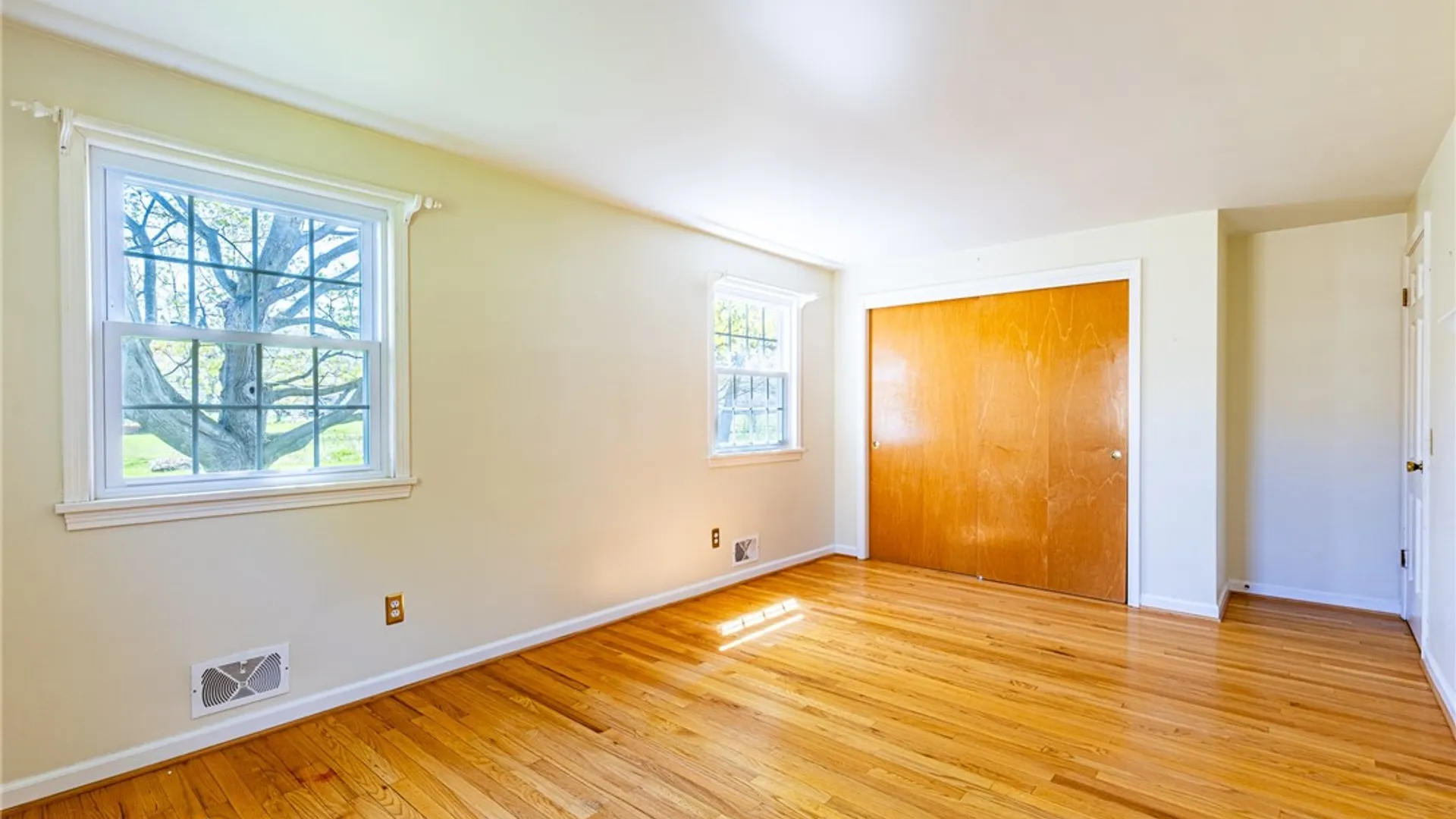 Property at 146 London Road, Webster, NY 14580 19