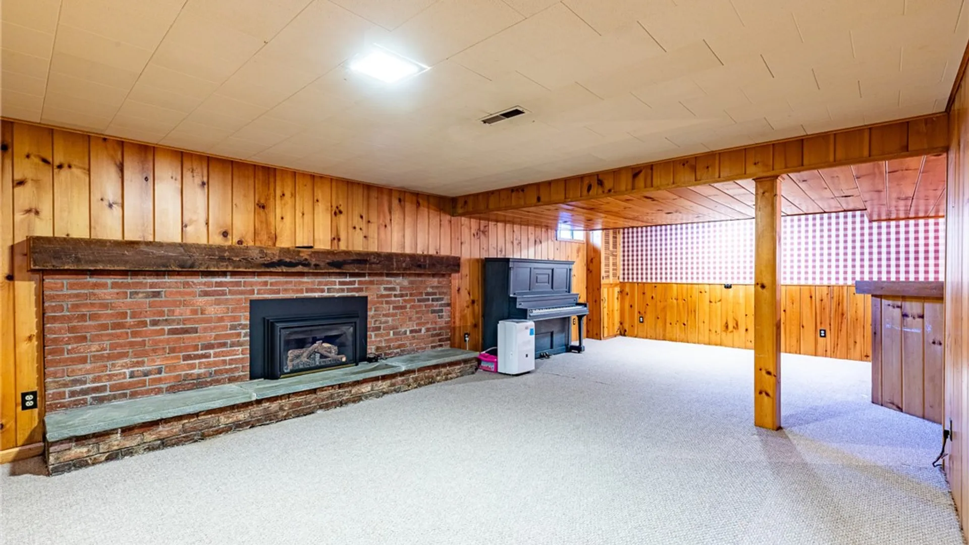 Property at 146 London Road, Webster, NY 14580 34