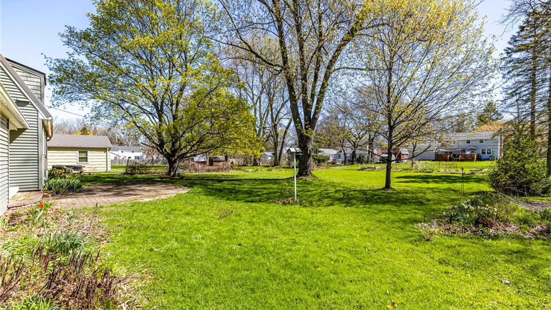 Property at 146 London Road, Webster, NY 14580 38