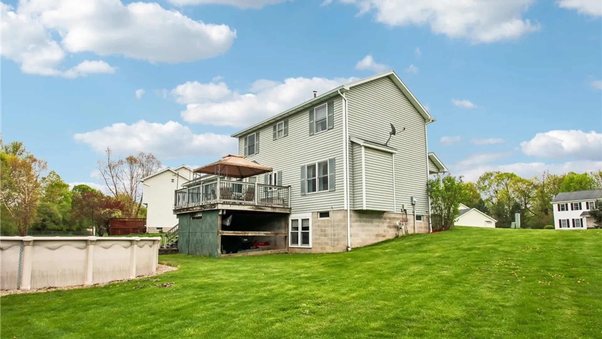 Property at 311 Alverstone, Henrietta, NY 14586 44