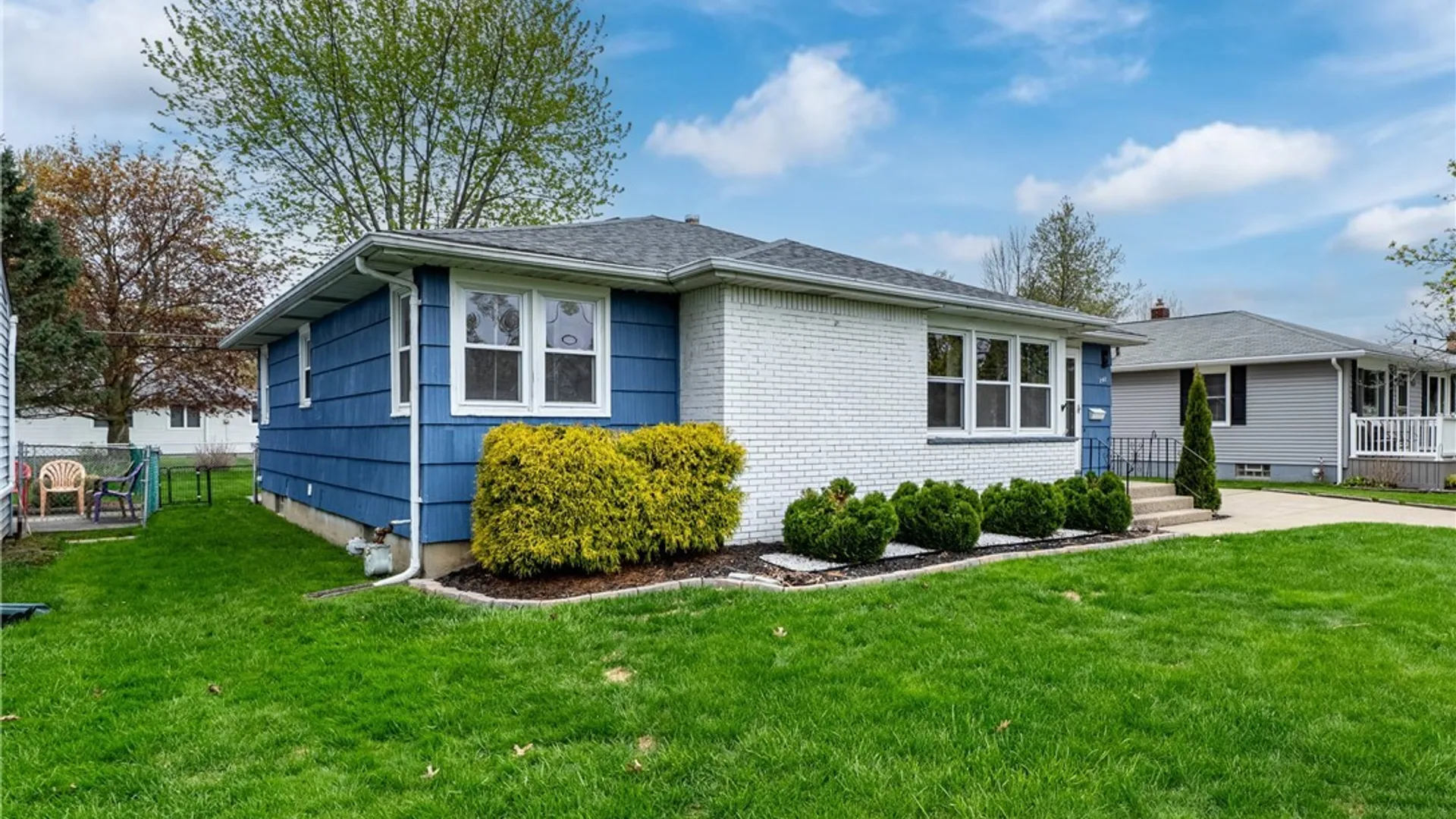 Property at 202 Belmont Court, North Tonawanda, NY 14120 2
