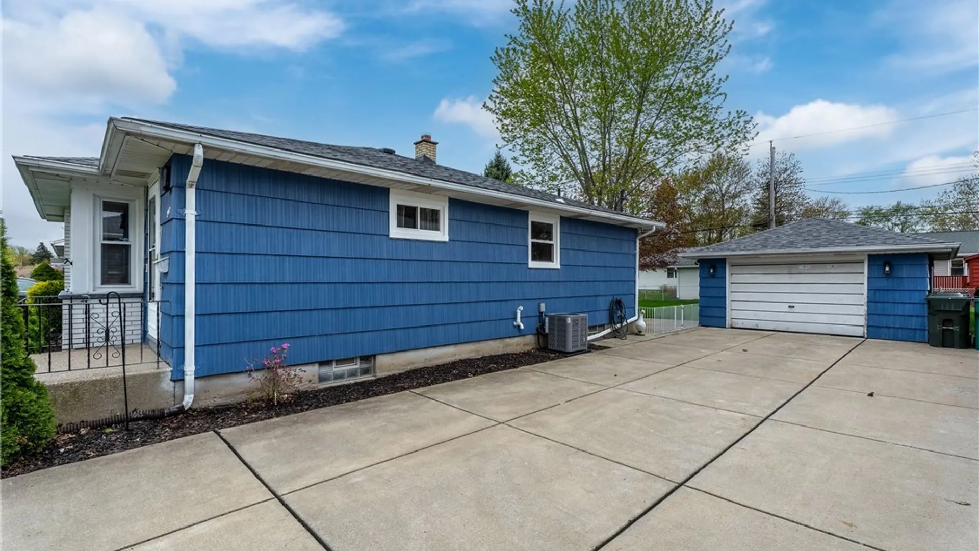 Property at 202 Belmont Court, North Tonawanda, NY 14120 5