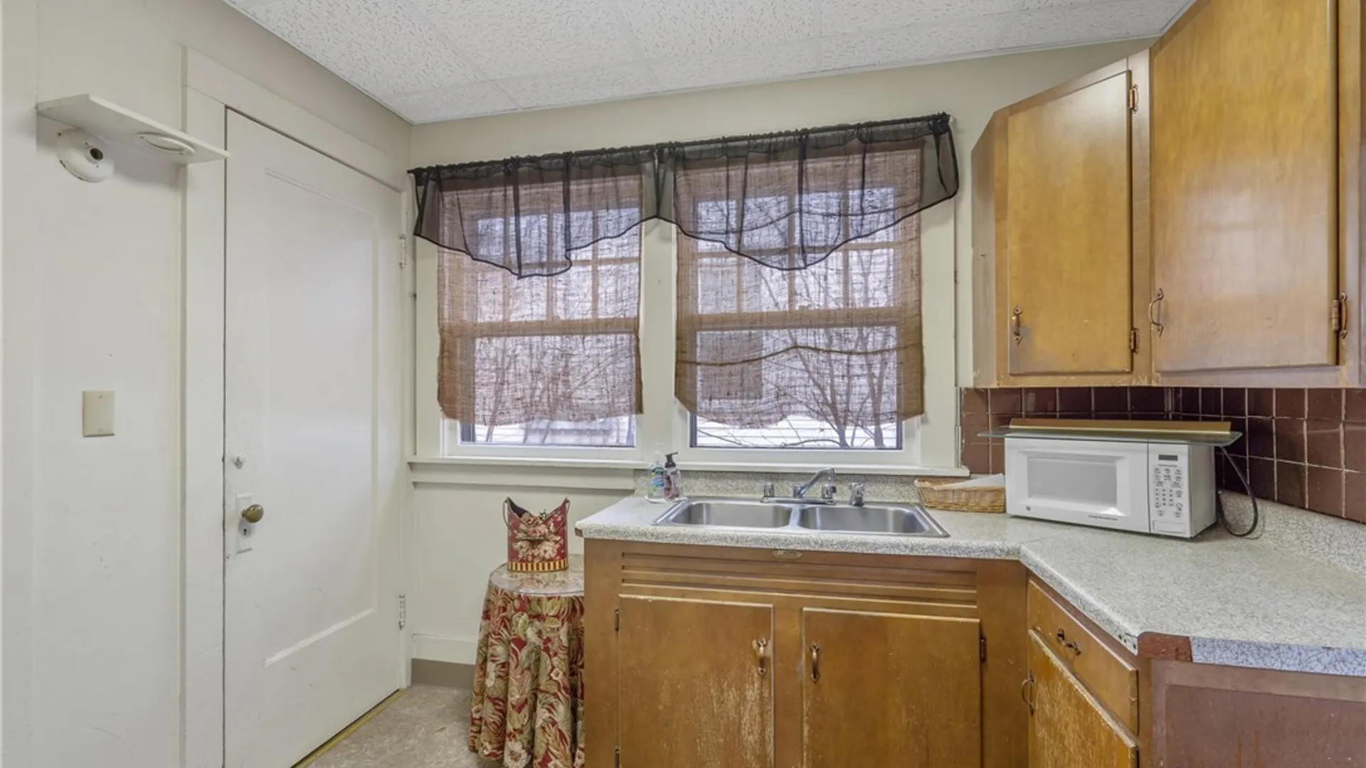 Property at 1630 Genesee Street, Syracuse, NY 13204 4