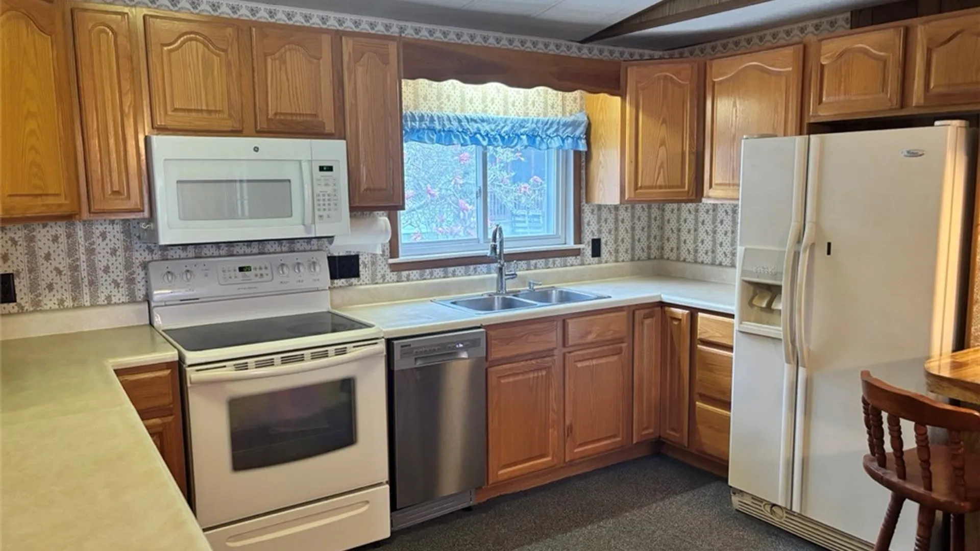 Property at 213 Crabapple Drive, Hopewell, NY 14424 4