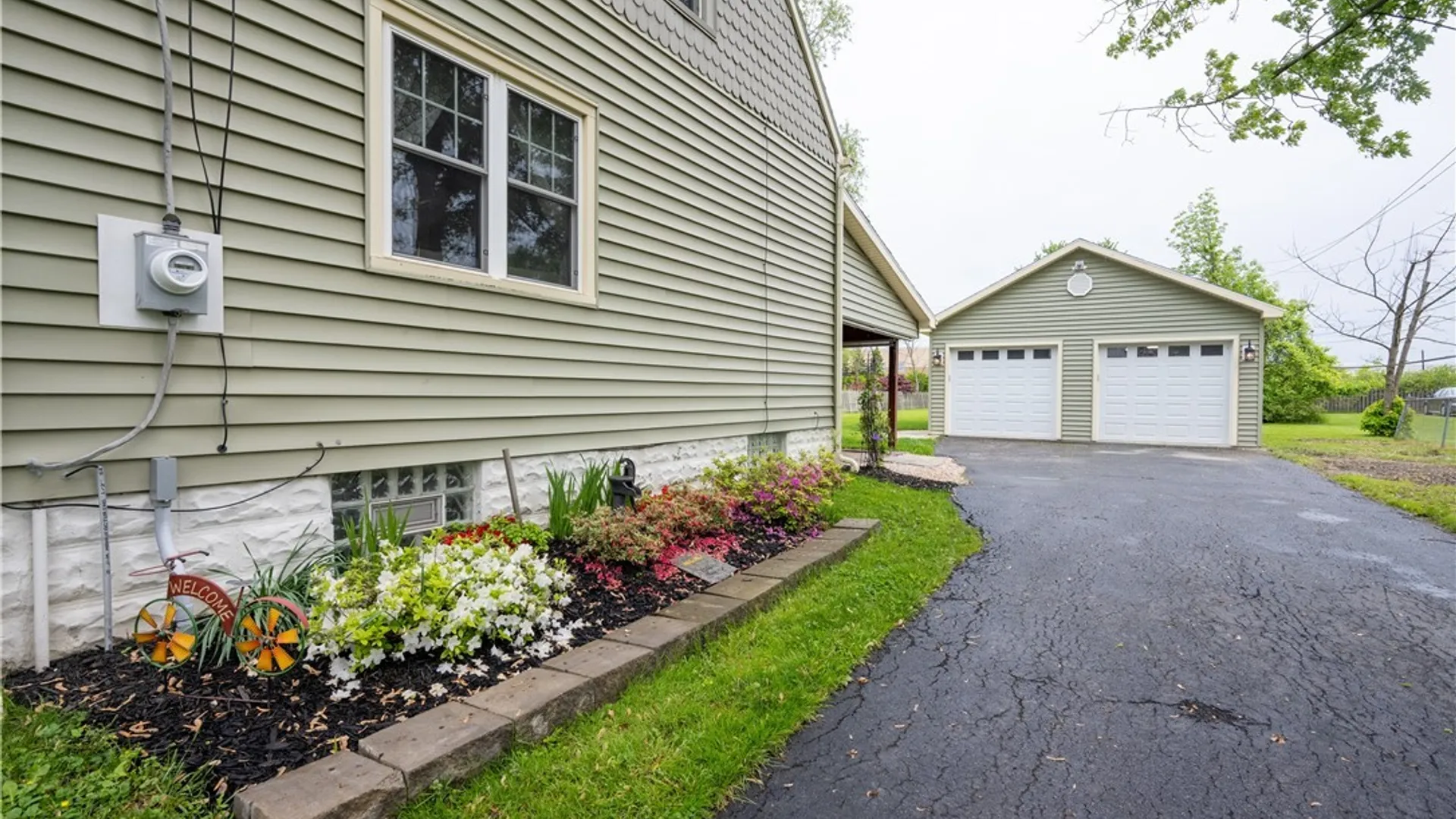 Property at 4663 Milestrip Road, Hamburg, NY 14219 7
