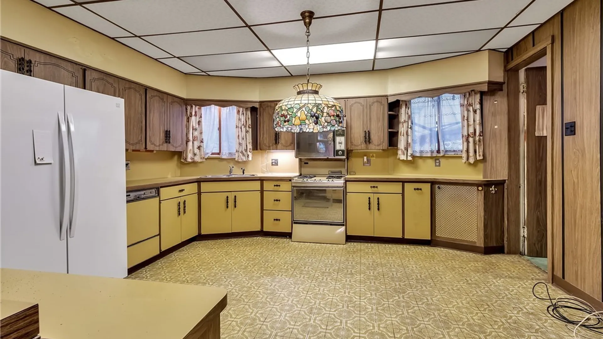 Property at 34 Saint James Place, Buffalo, NY 14222 10