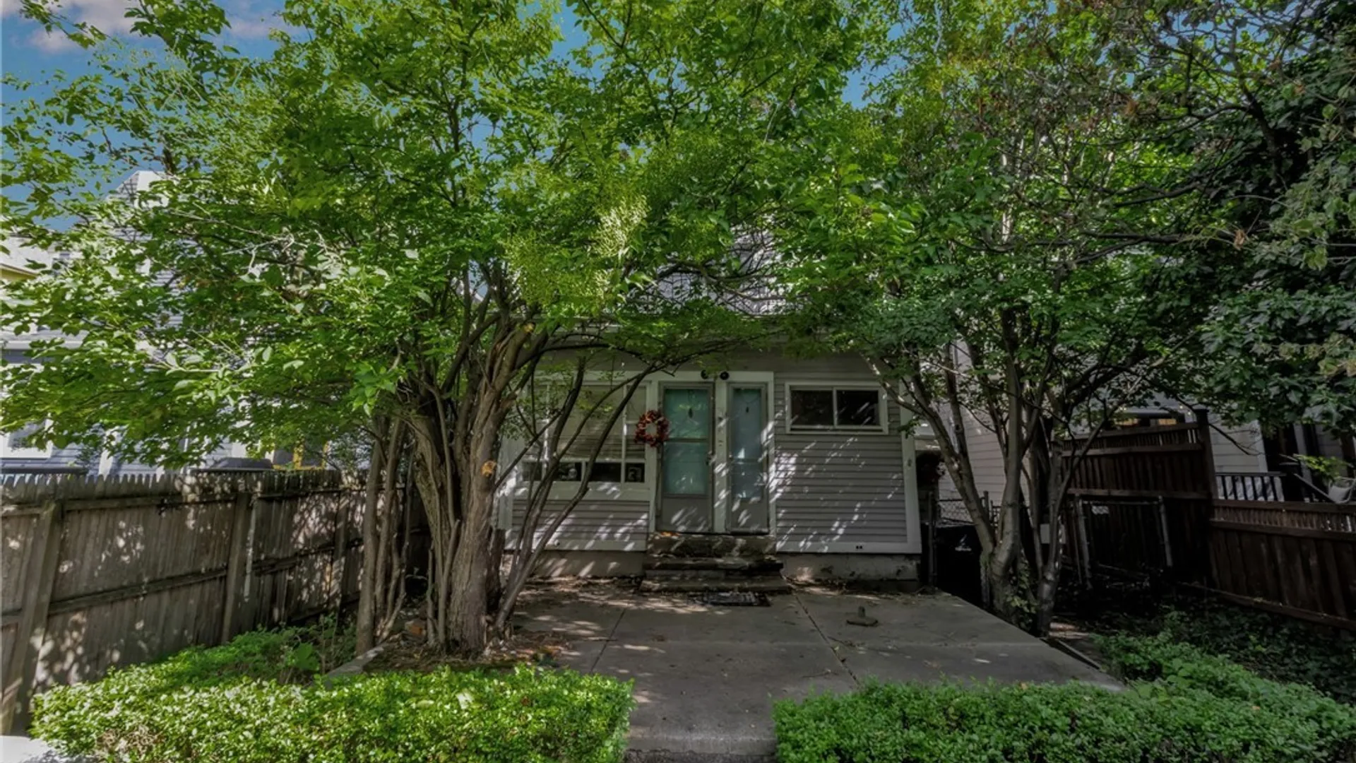 Property at 34 Saint James Place, Buffalo, NY 14222 3