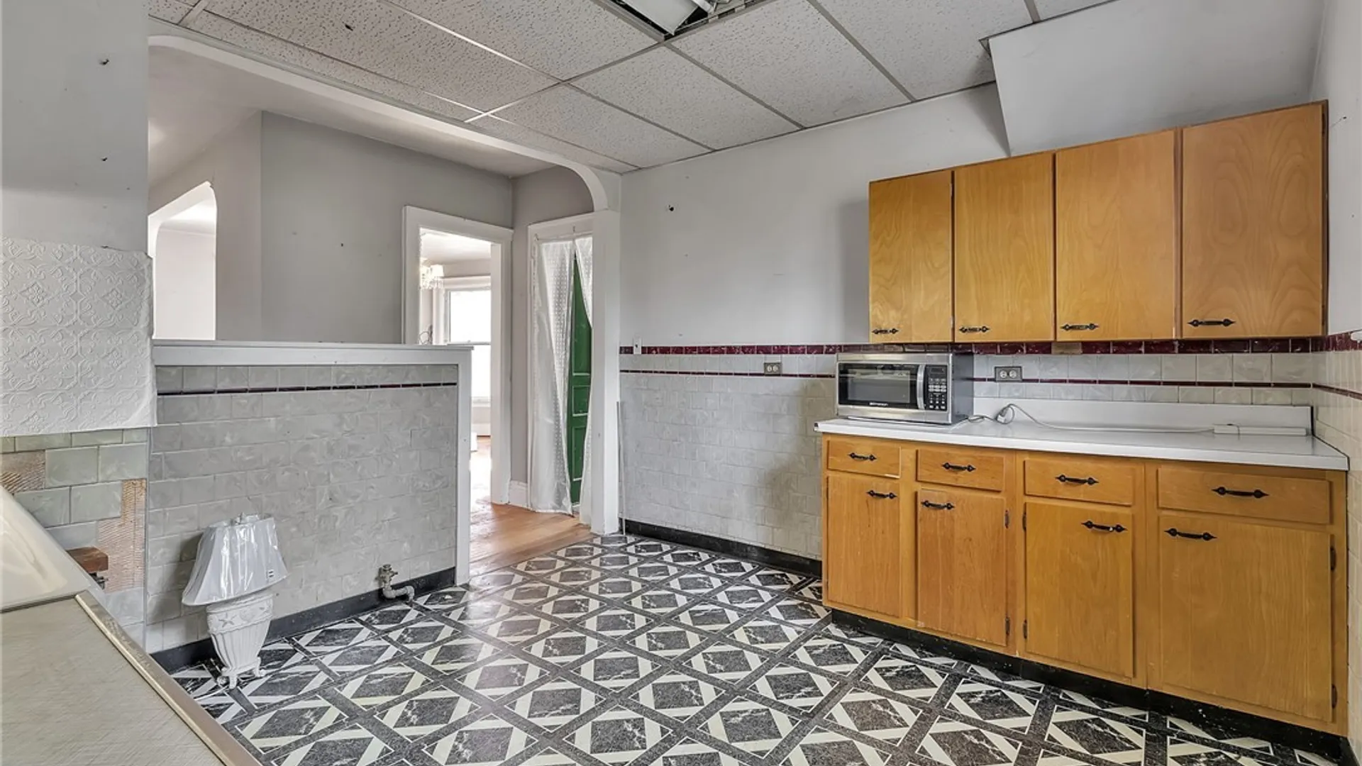 Property at 34 Saint James Place, Buffalo, NY 14222 30