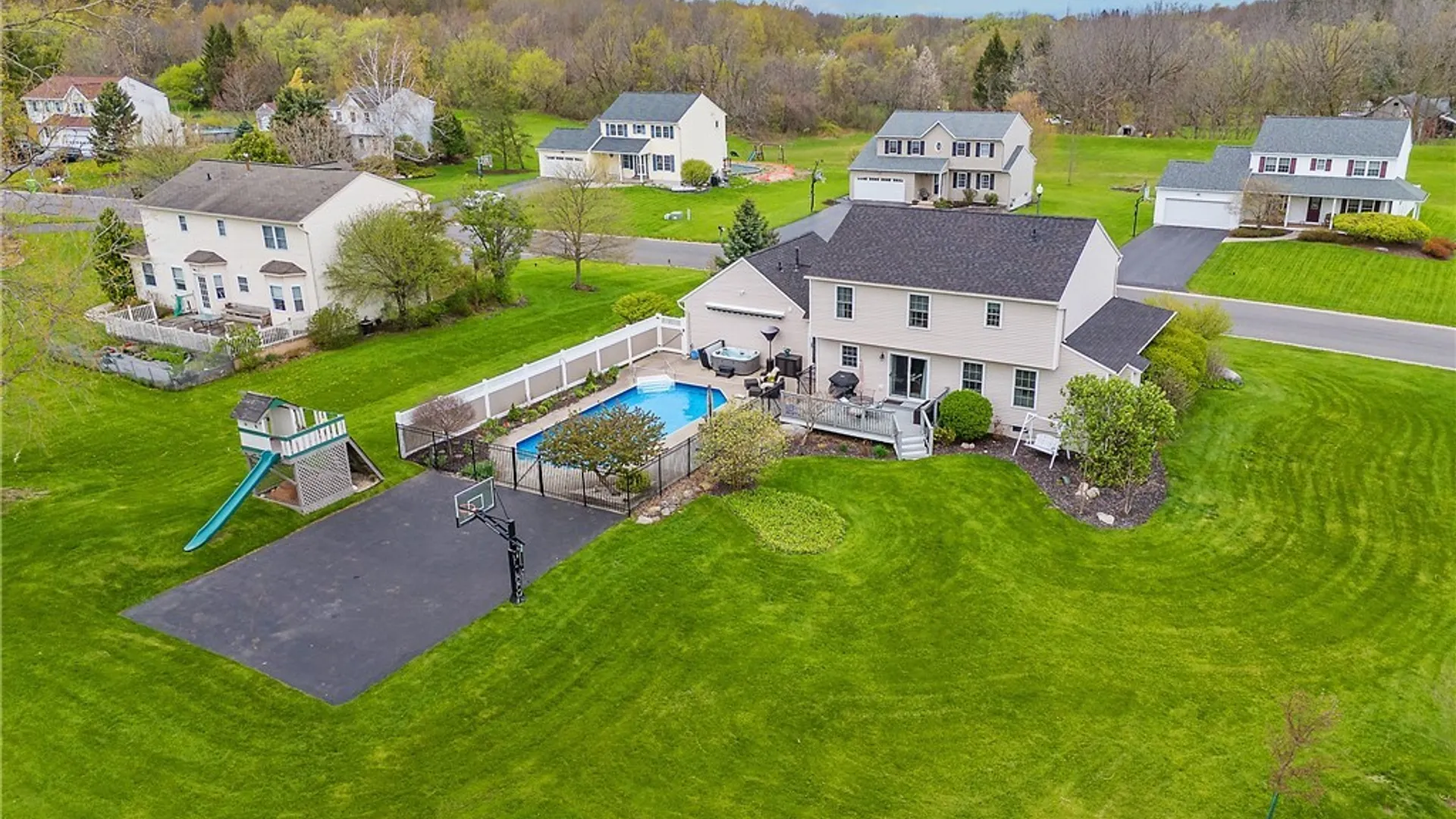Property at 4796 Fawn Hill, Onondaga, NY 13215 38