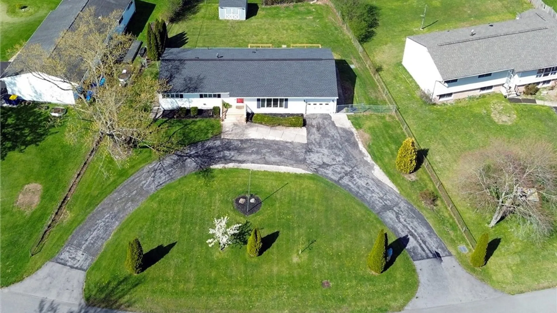 Property at 14 Blue Avocado Ln Lane, Henrietta, NY 14623 27