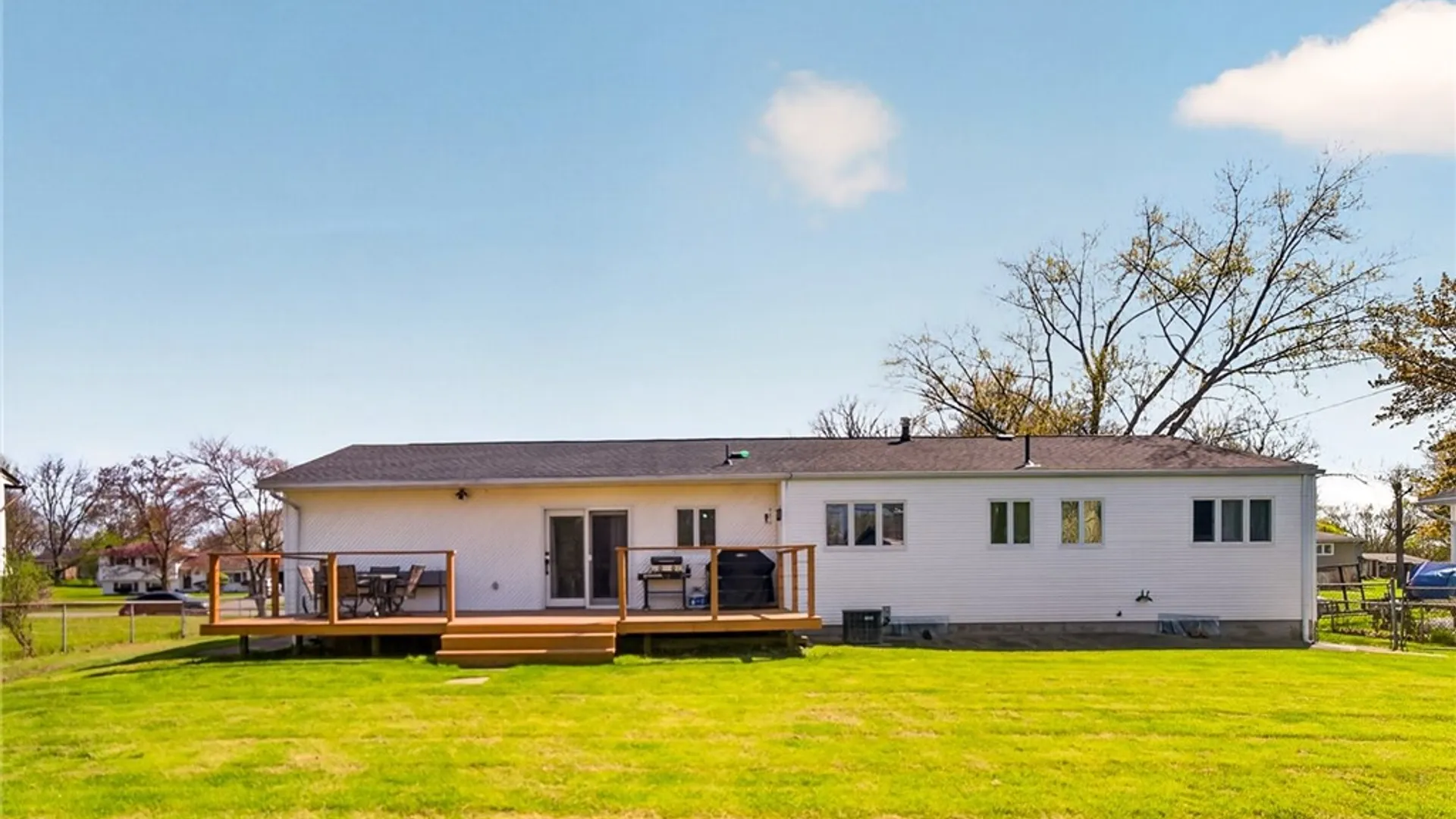 Property at 14 Blue Avocado Ln Lane, Henrietta, NY 14623 28