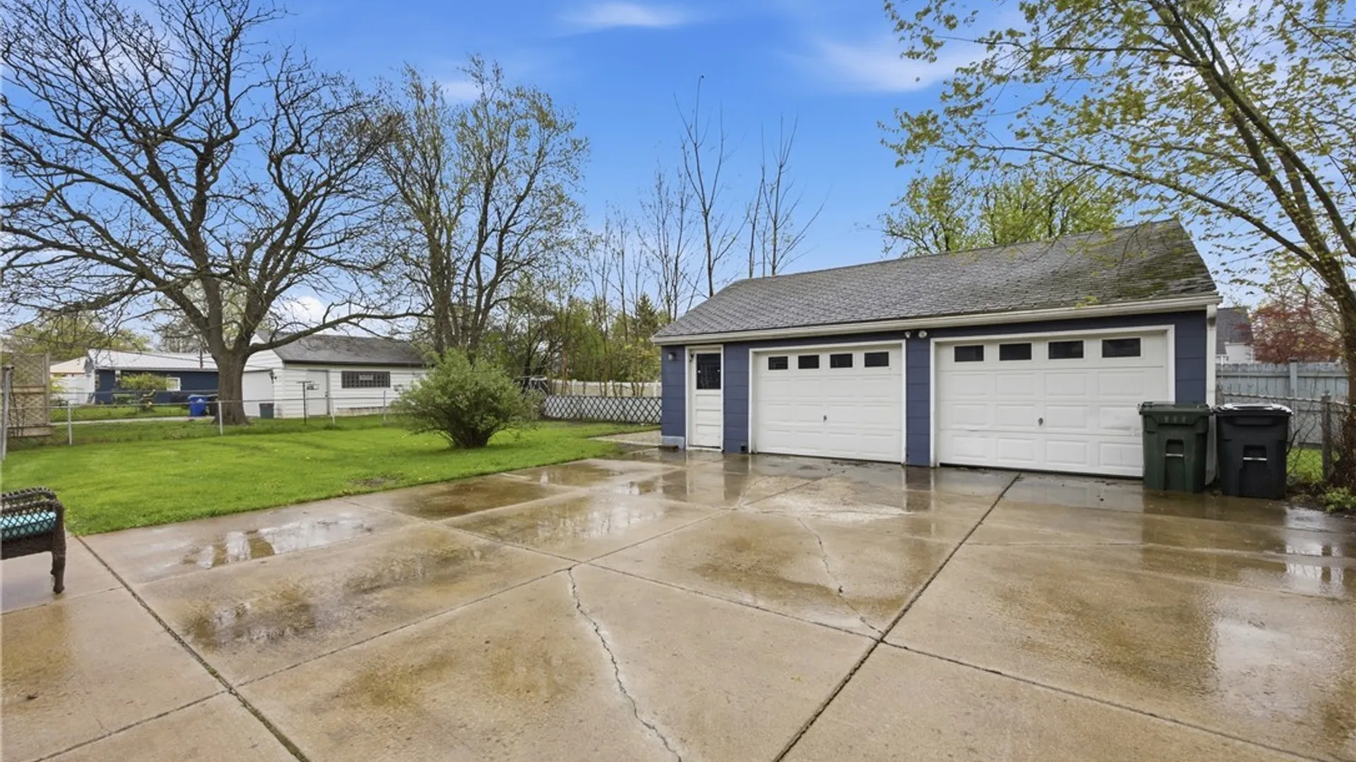 Property at 98 Frontier Drive, Hamburg, NY 14219 35