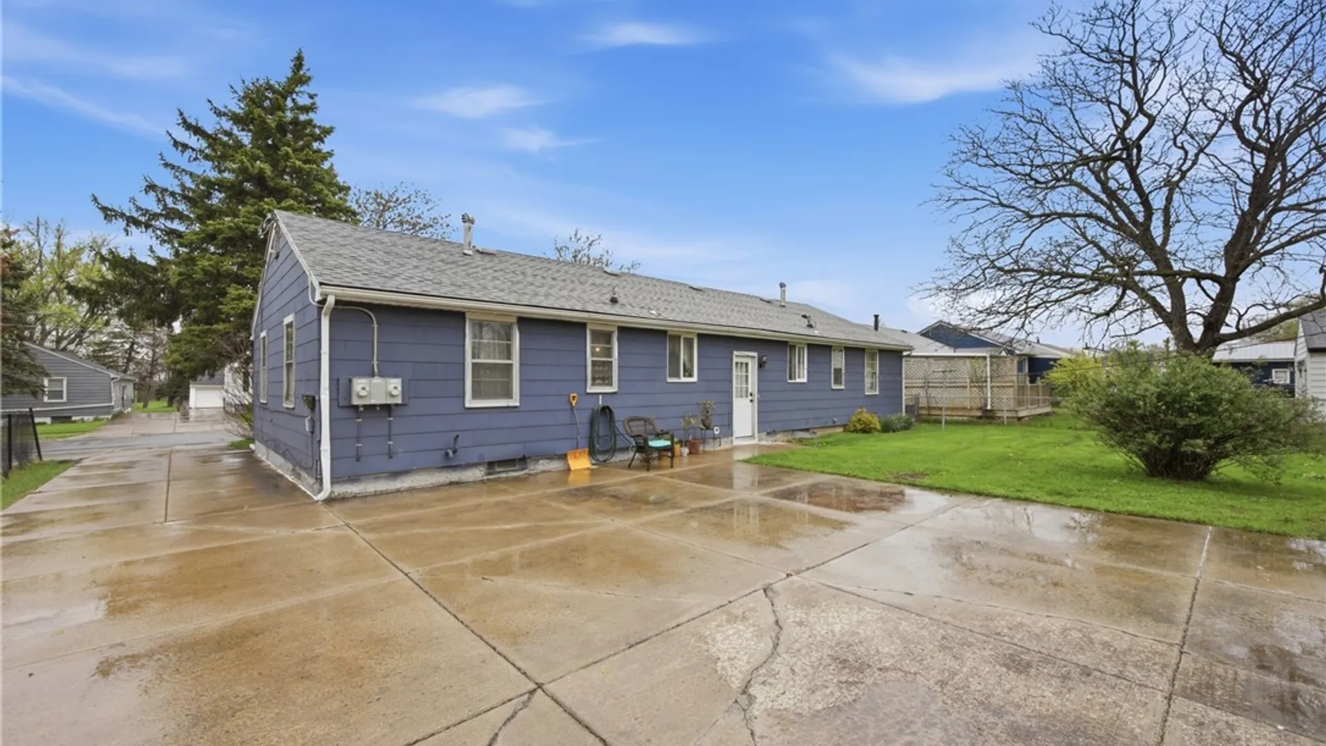 Property at 98 Frontier Drive, Hamburg, NY 14219 38