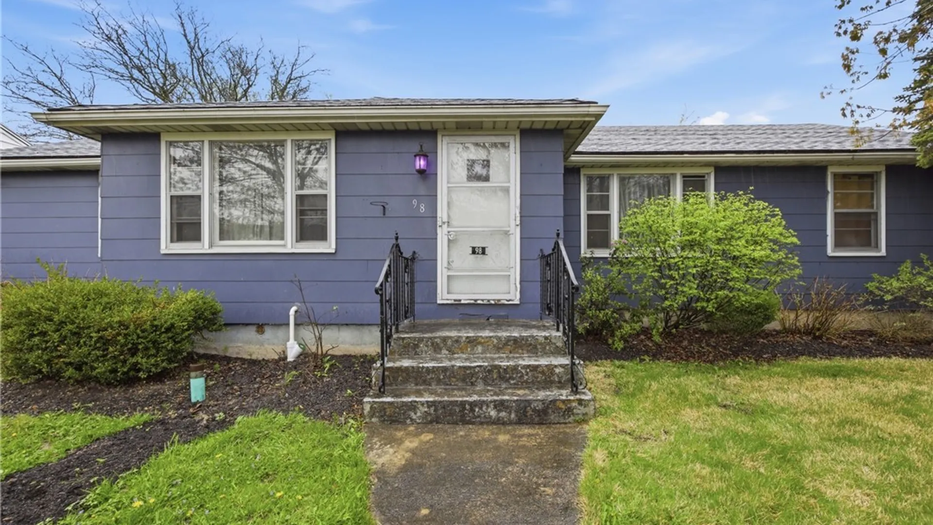 Property at 98 Frontier Drive, Hamburg, NY 14219 41