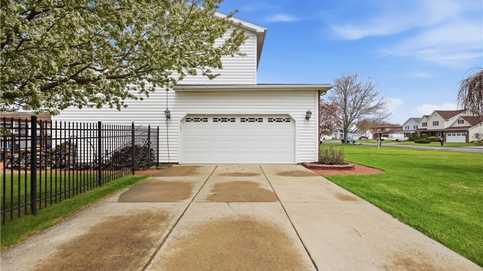 Property at 6962 Christi Lane, Wheatfield, NY 14304 50