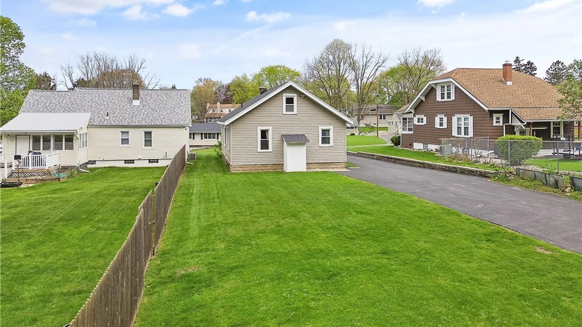 Property at 221 Mackay Avenue, Camillus, NY 13219 34
