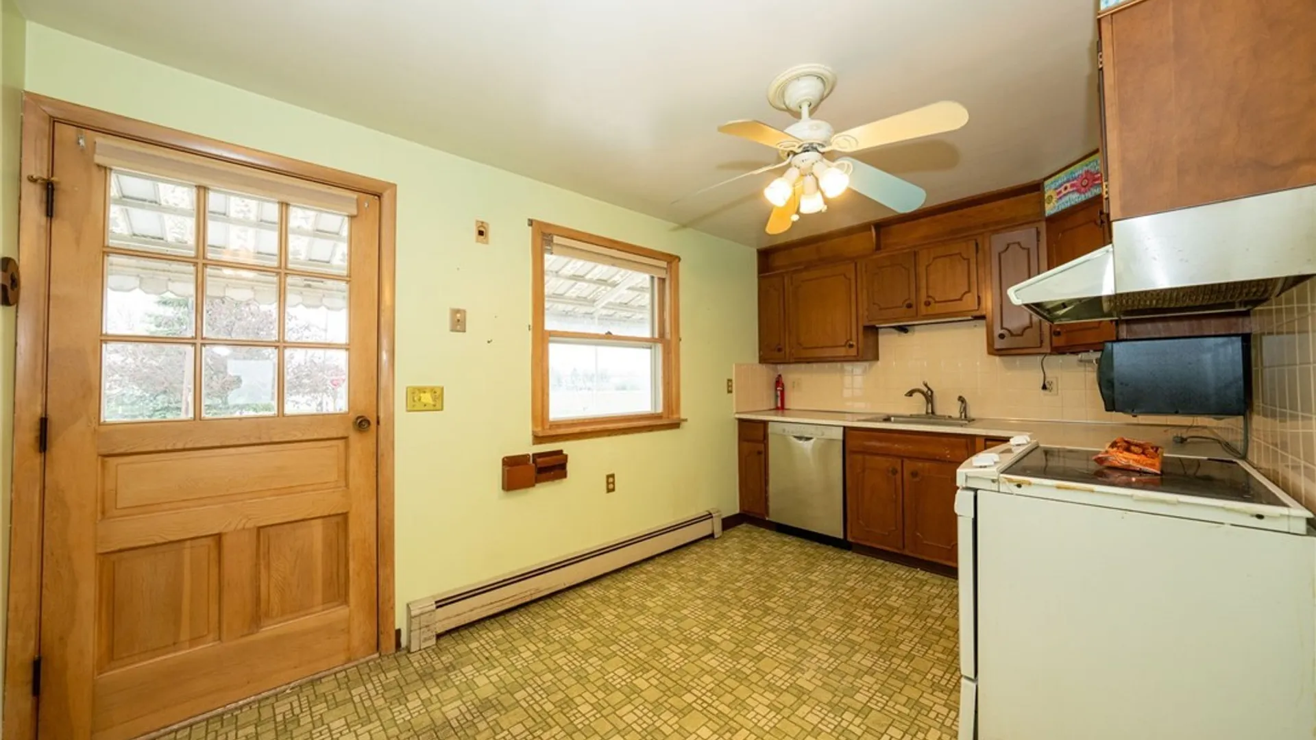 Property at 61 Shore Drive, Hamburg, NY 14219 6