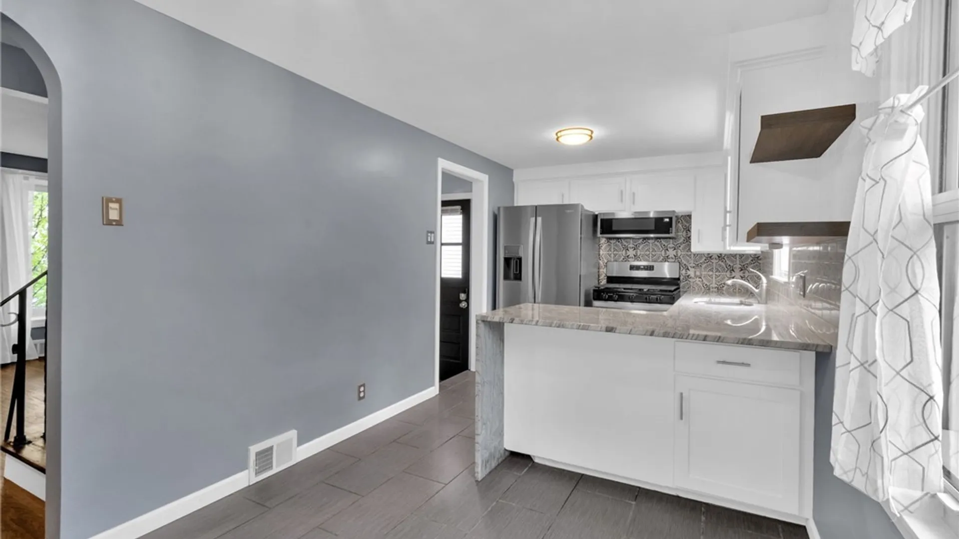 Property at 334 Wrexham Court, Tonawanda, NY 14150 10