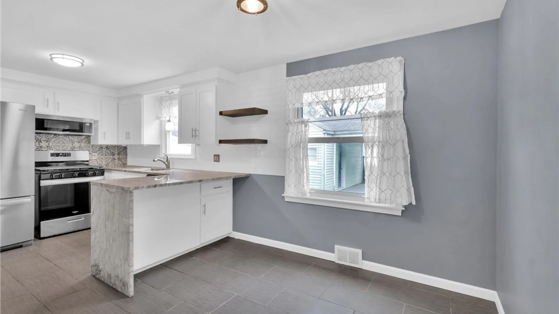 Property at 334 Wrexham Court, Tonawanda, NY 14150 11