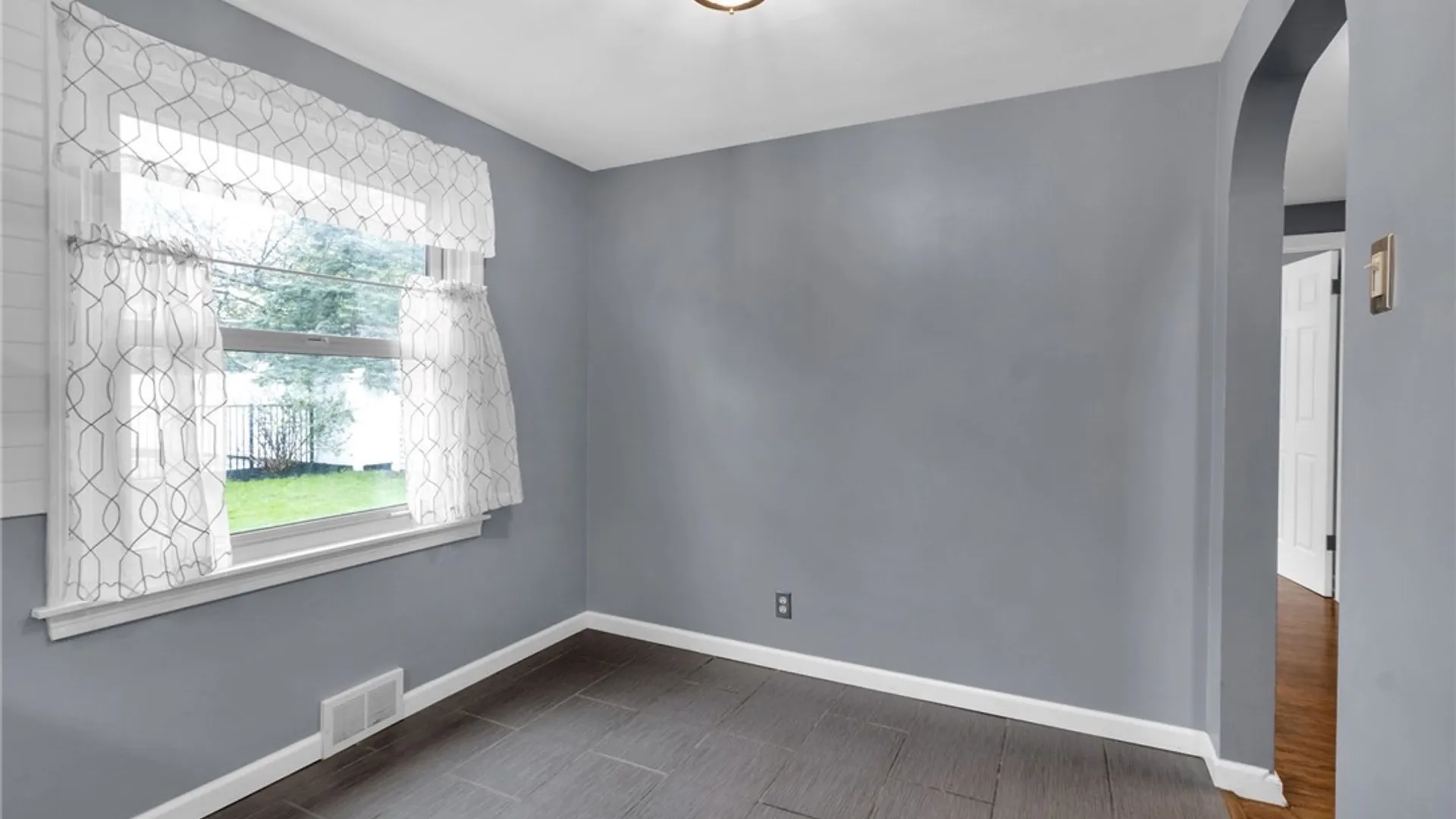 Property at 334 Wrexham Court, Tonawanda, NY 14150 12