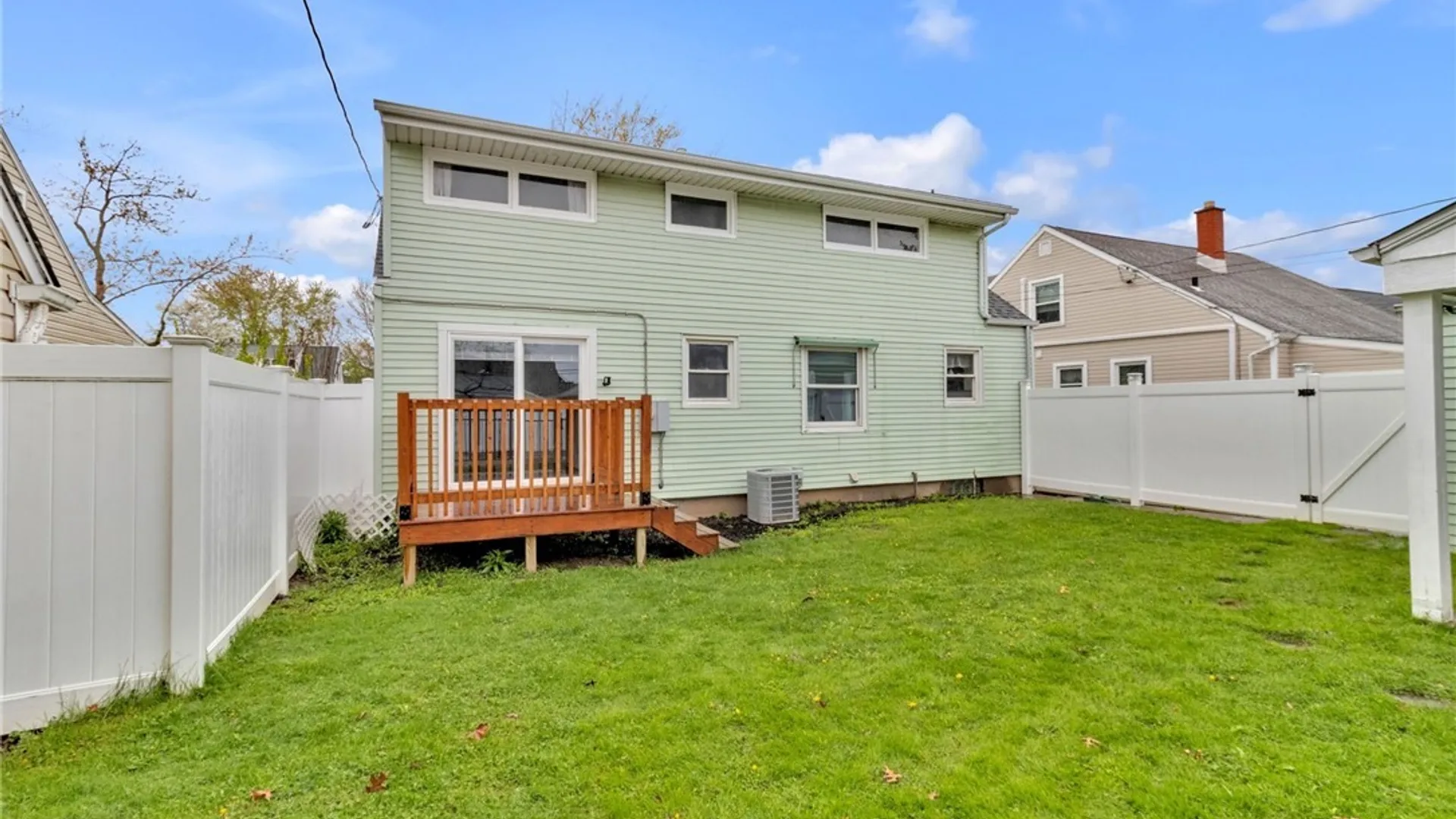 Property at 334 Wrexham Court, Tonawanda, NY 14150 36