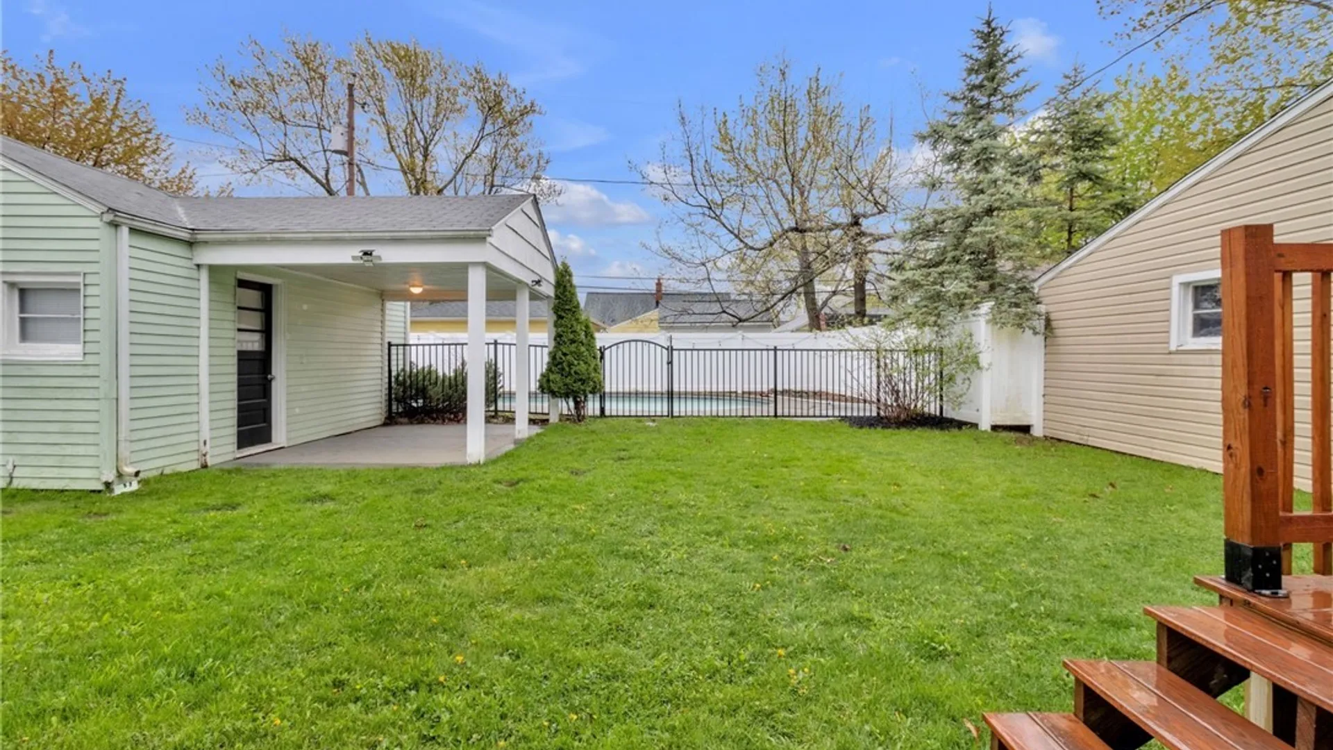 Property at 334 Wrexham Court, Tonawanda, NY 14150 41