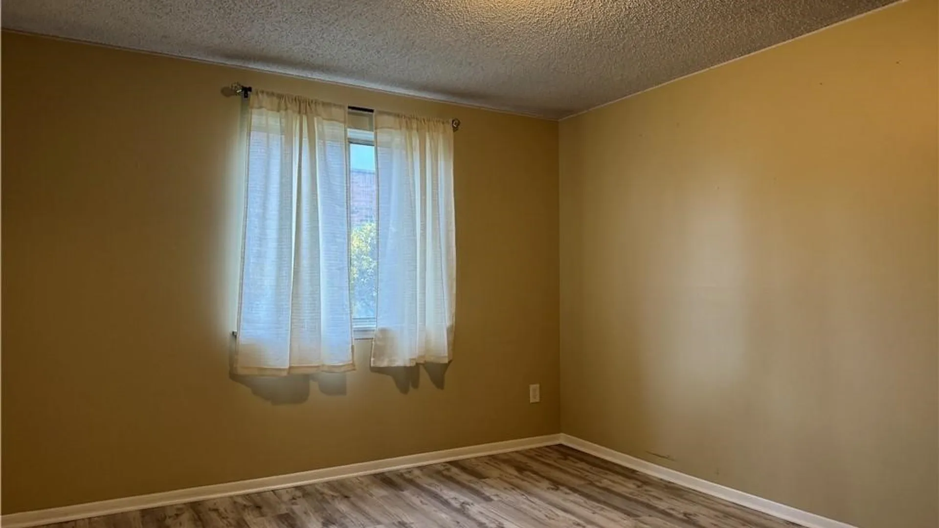 Property at 98 Foxberry Drive, Amherst, NY 14068 15