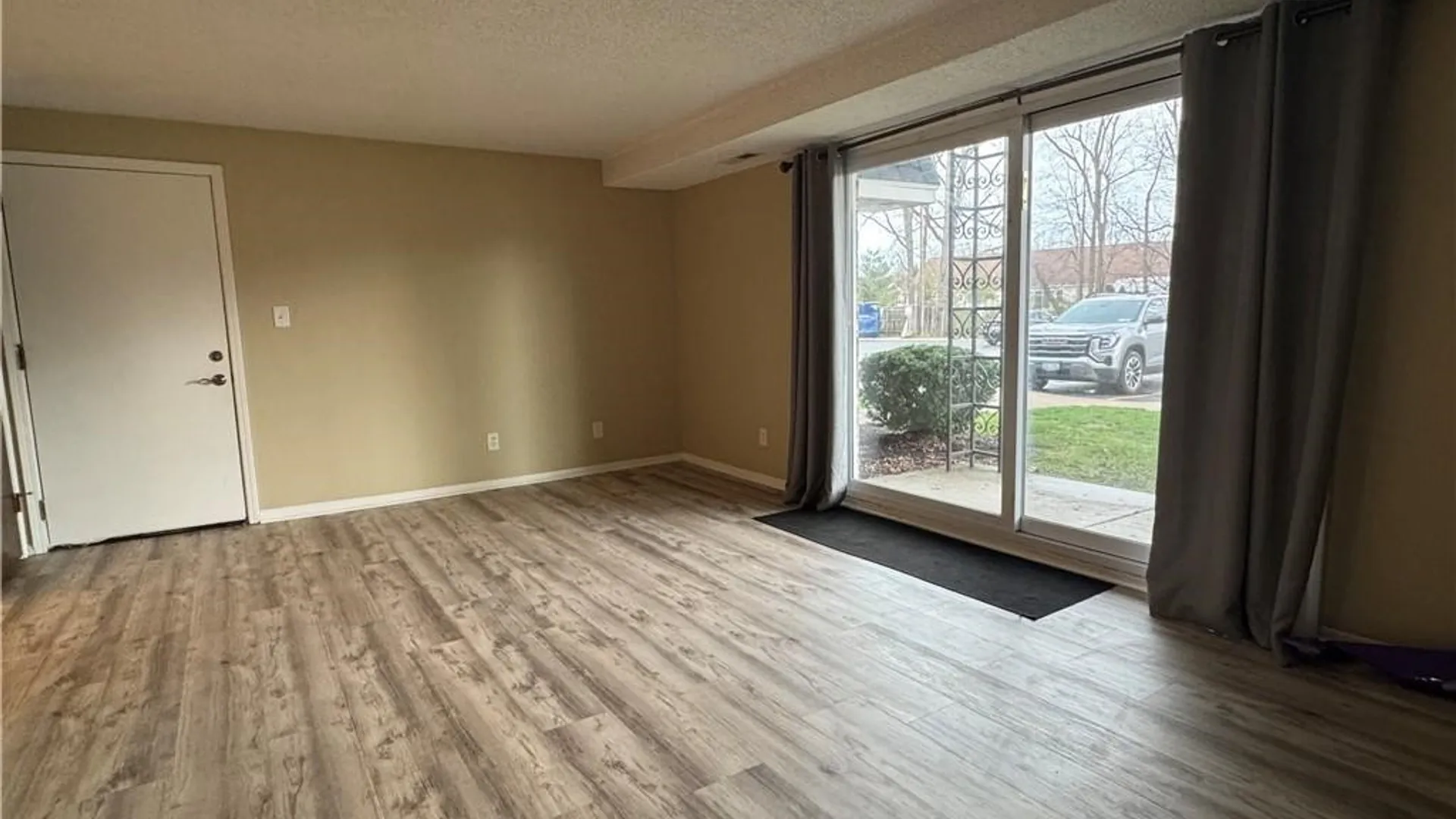 Property at 98 Foxberry Drive, Amherst, NY 14068 5