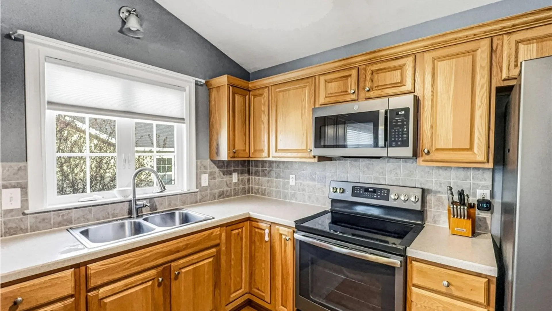 Property at 3778 Pegasus Circle, Camillus, NY 13209 17