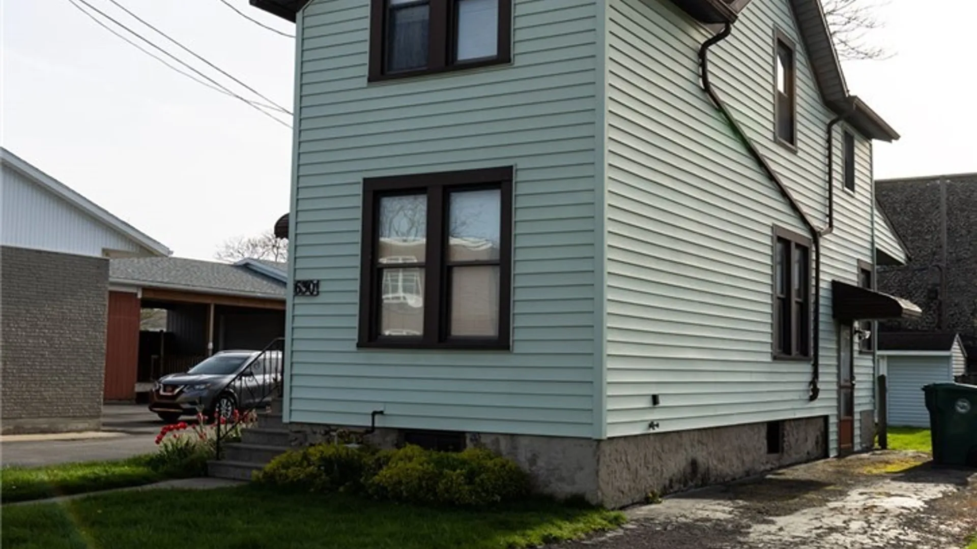 Property at 630 6th Street, Niagara Falls, NY 14301 2