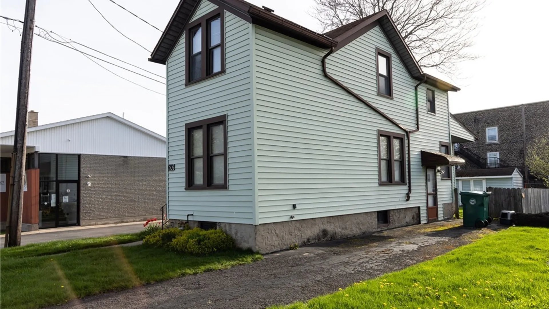 Property at 630 6th Street, Niagara Falls, NY 14301 3