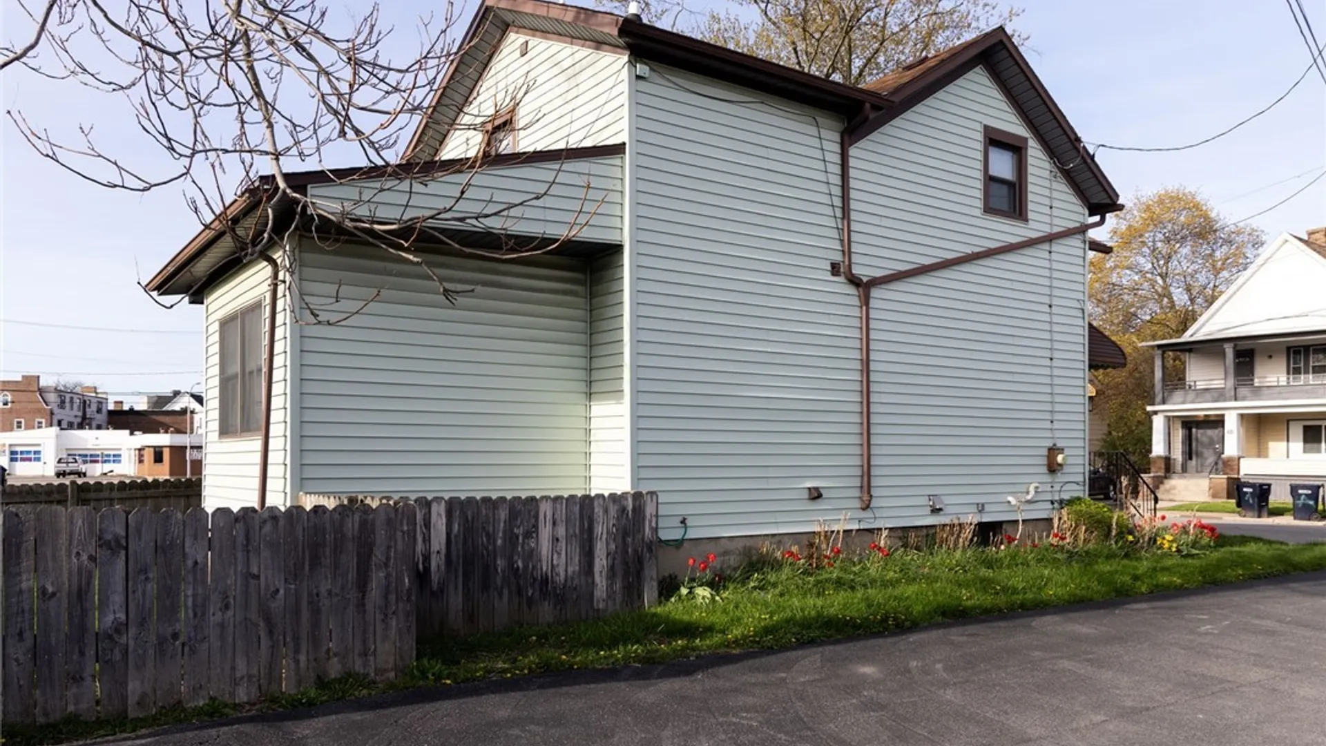 Property at 630 6th Street, Niagara Falls, NY 14301 5