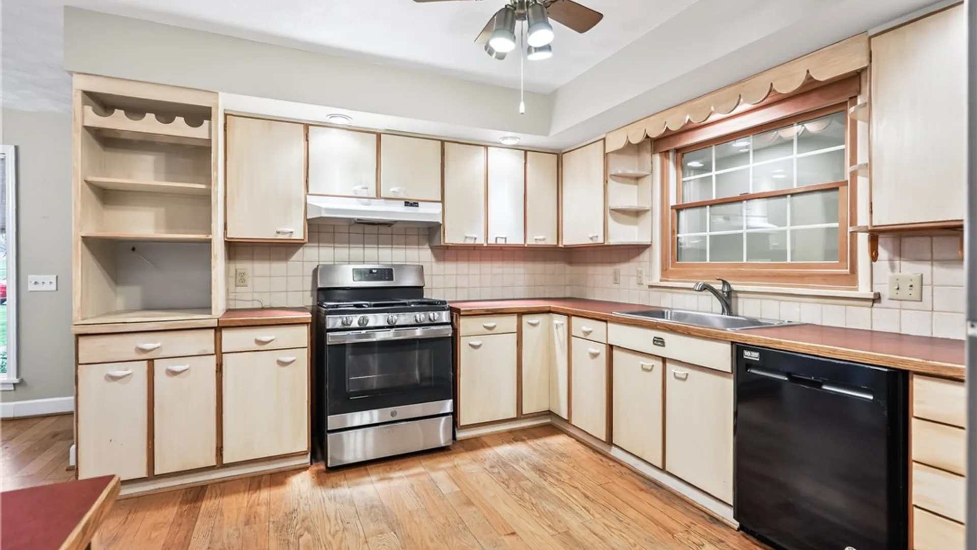 Property at 3725 East Ave, Pittsford, NY 14618 16