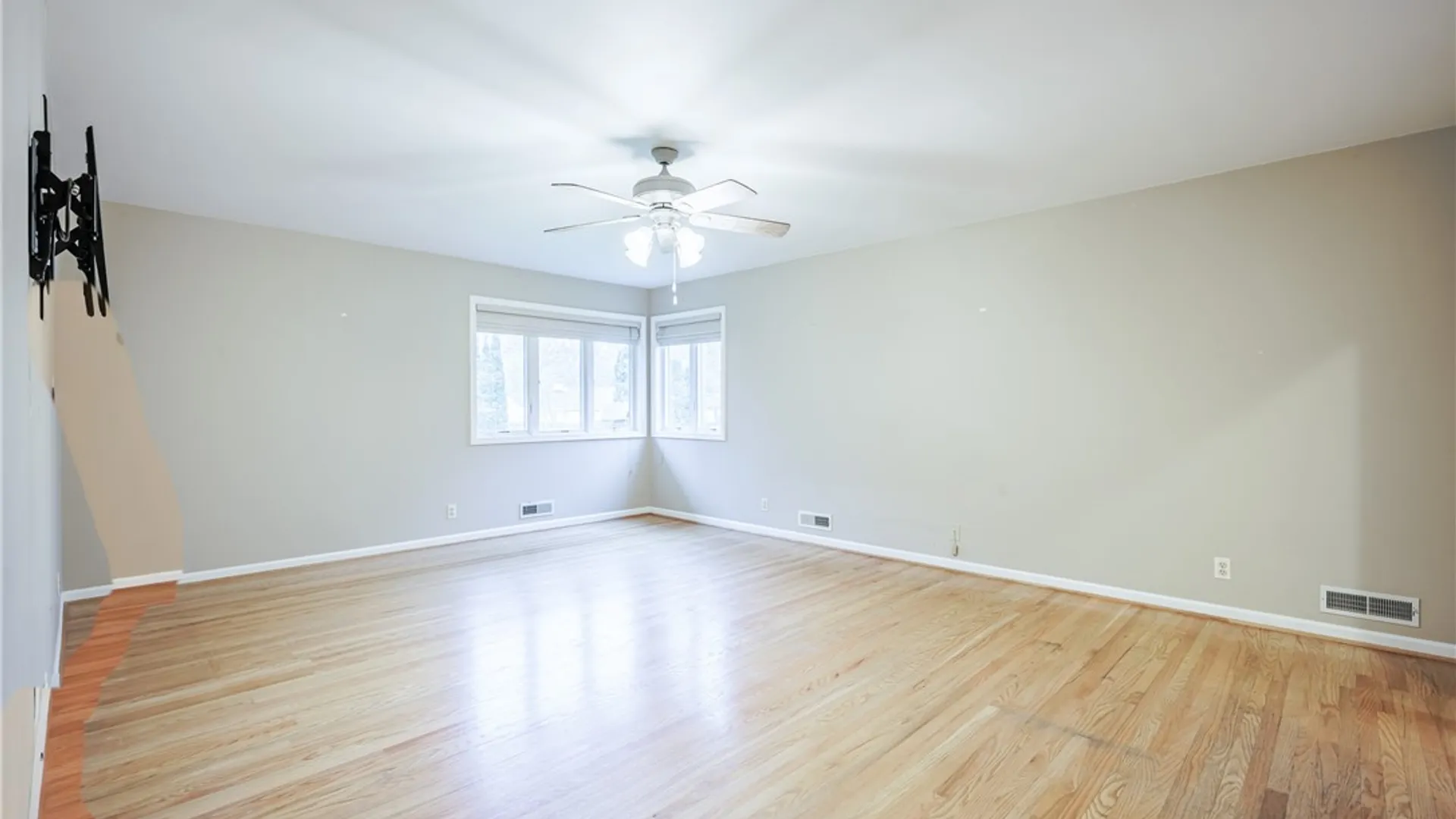 Property at 3725 East Ave, Pittsford, NY 14618 18