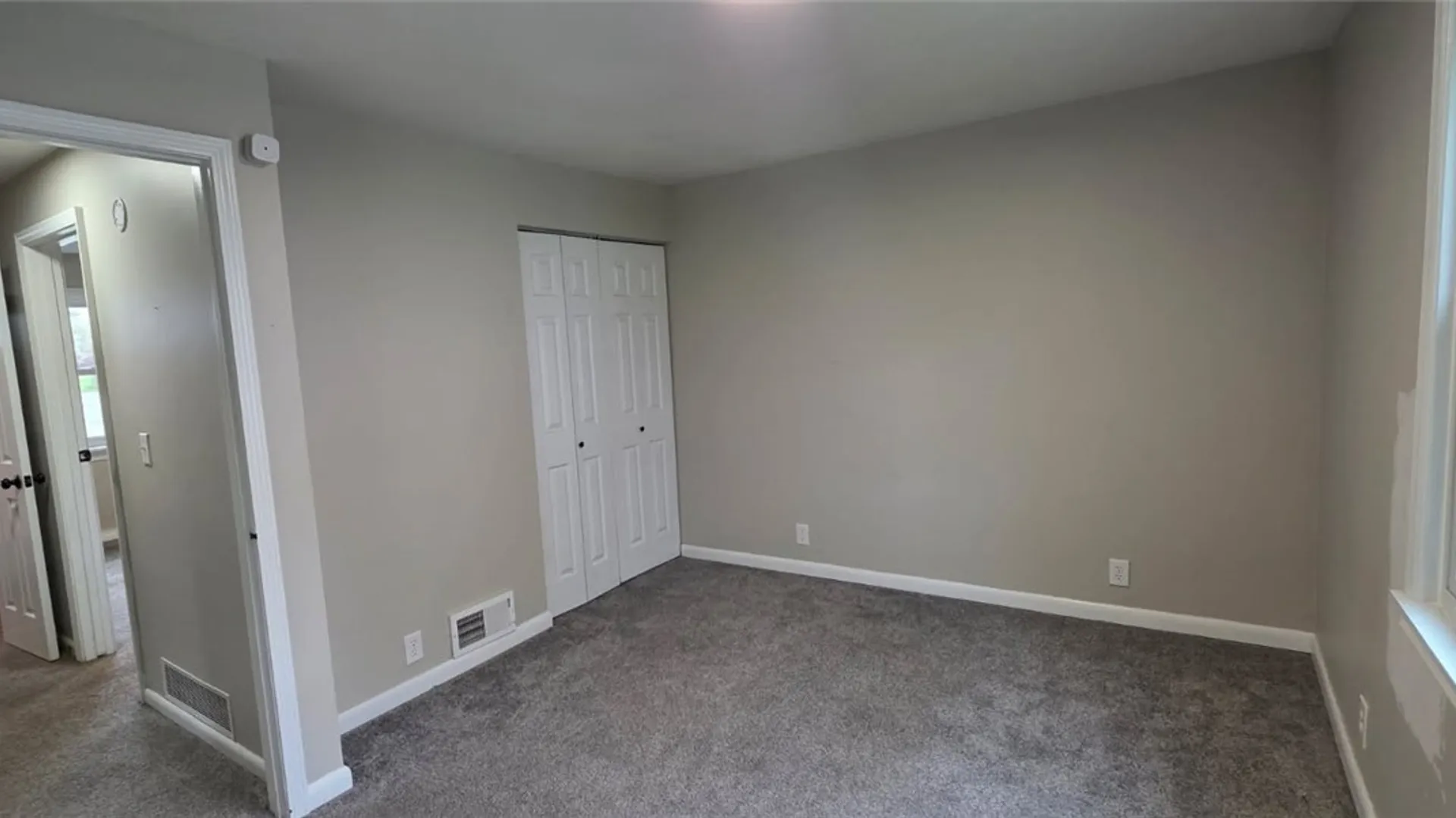 Property at 24 Starcrest Drive, Cheektowaga, NY 14225 15