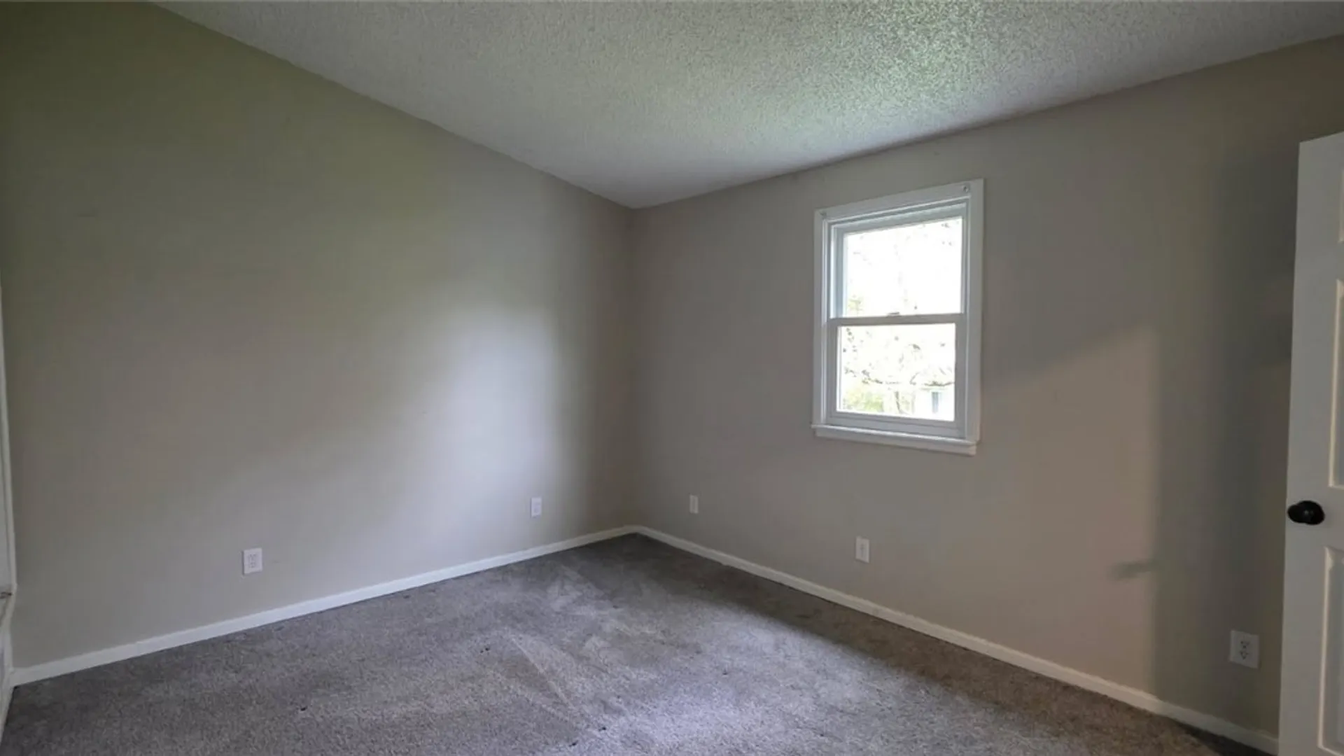 Property at 24 Starcrest Drive, Cheektowaga, NY 14225 16