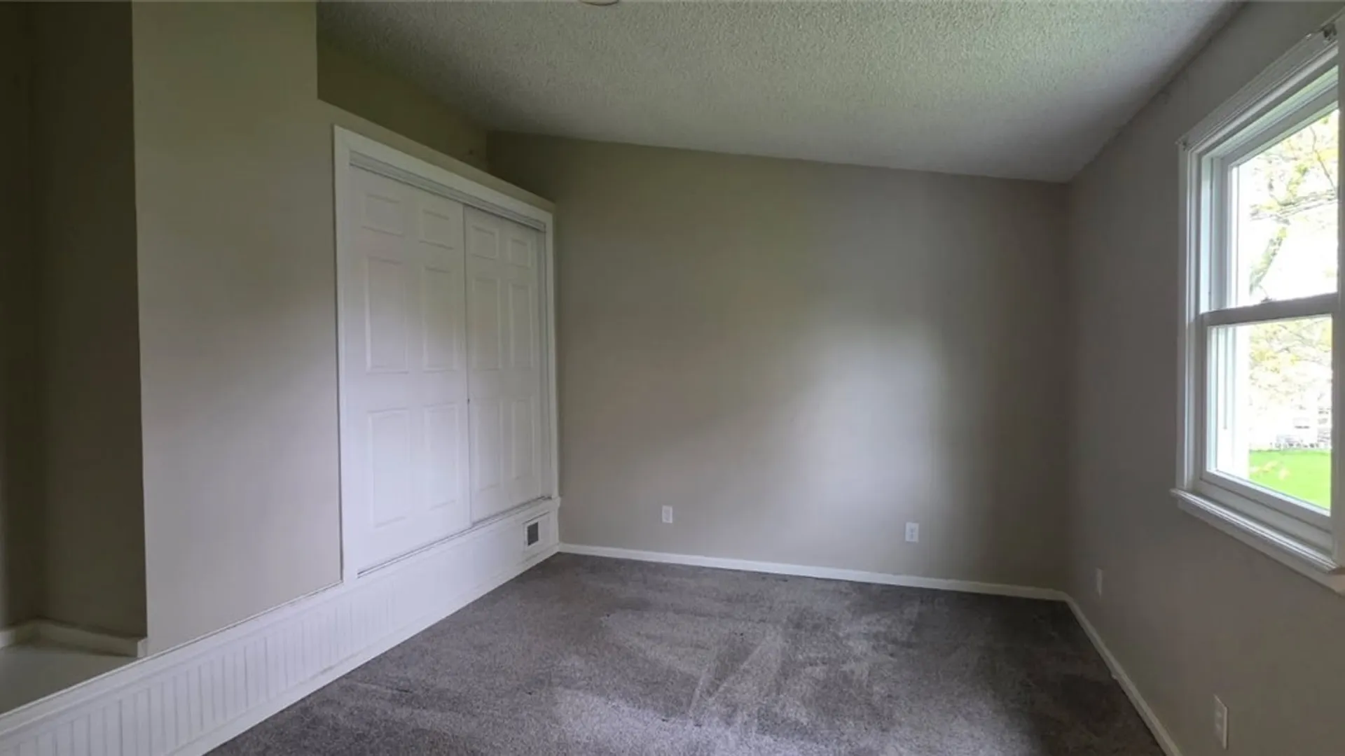 Property at 24 Starcrest Drive, Cheektowaga, NY 14225 24