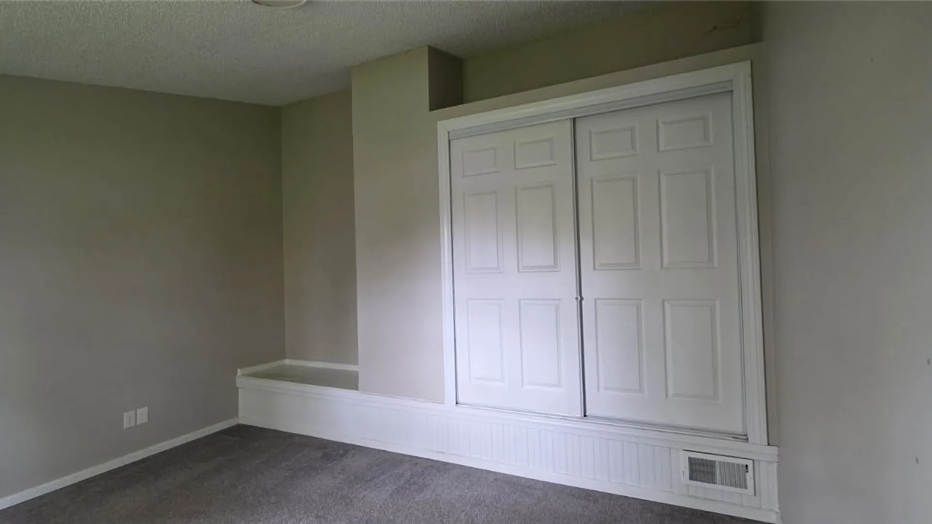 Property at 24 Starcrest Drive, Cheektowaga, NY 14225 25