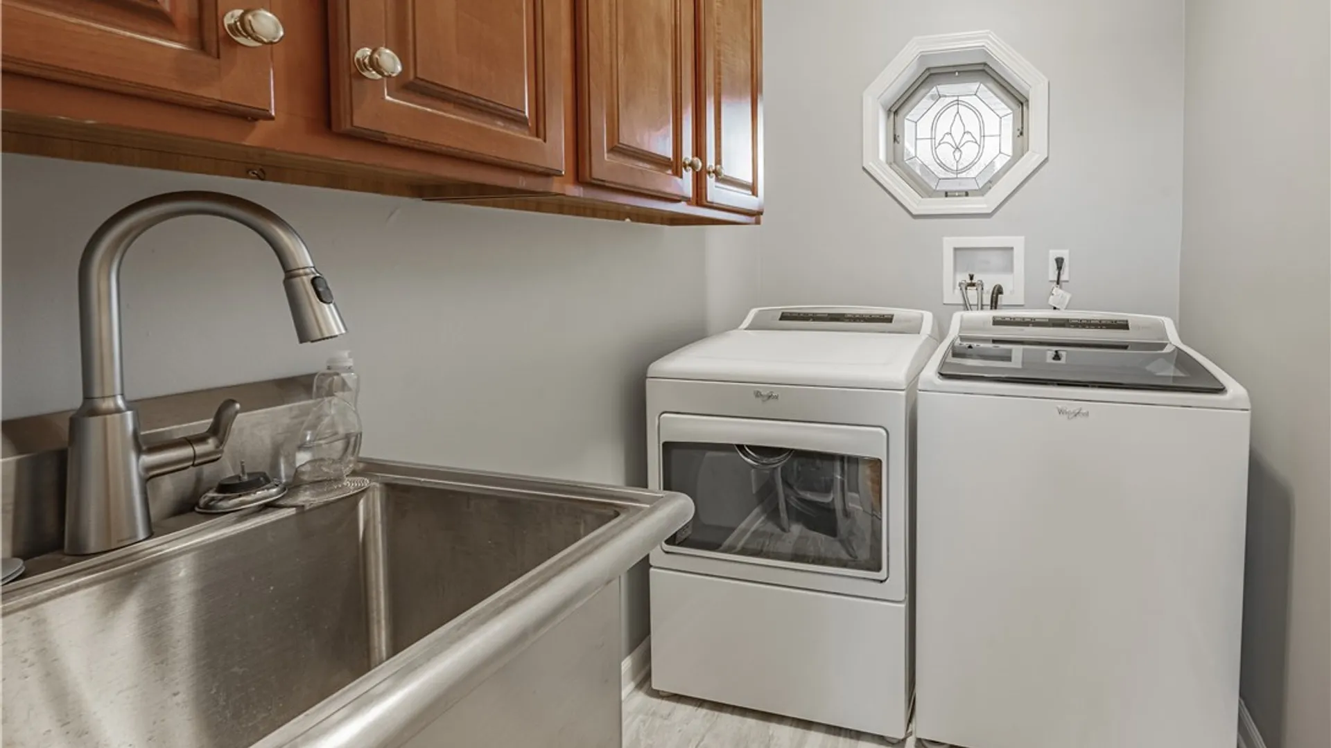 Property at 9 Saint Charles Ct, Amherst, NY 14221 19